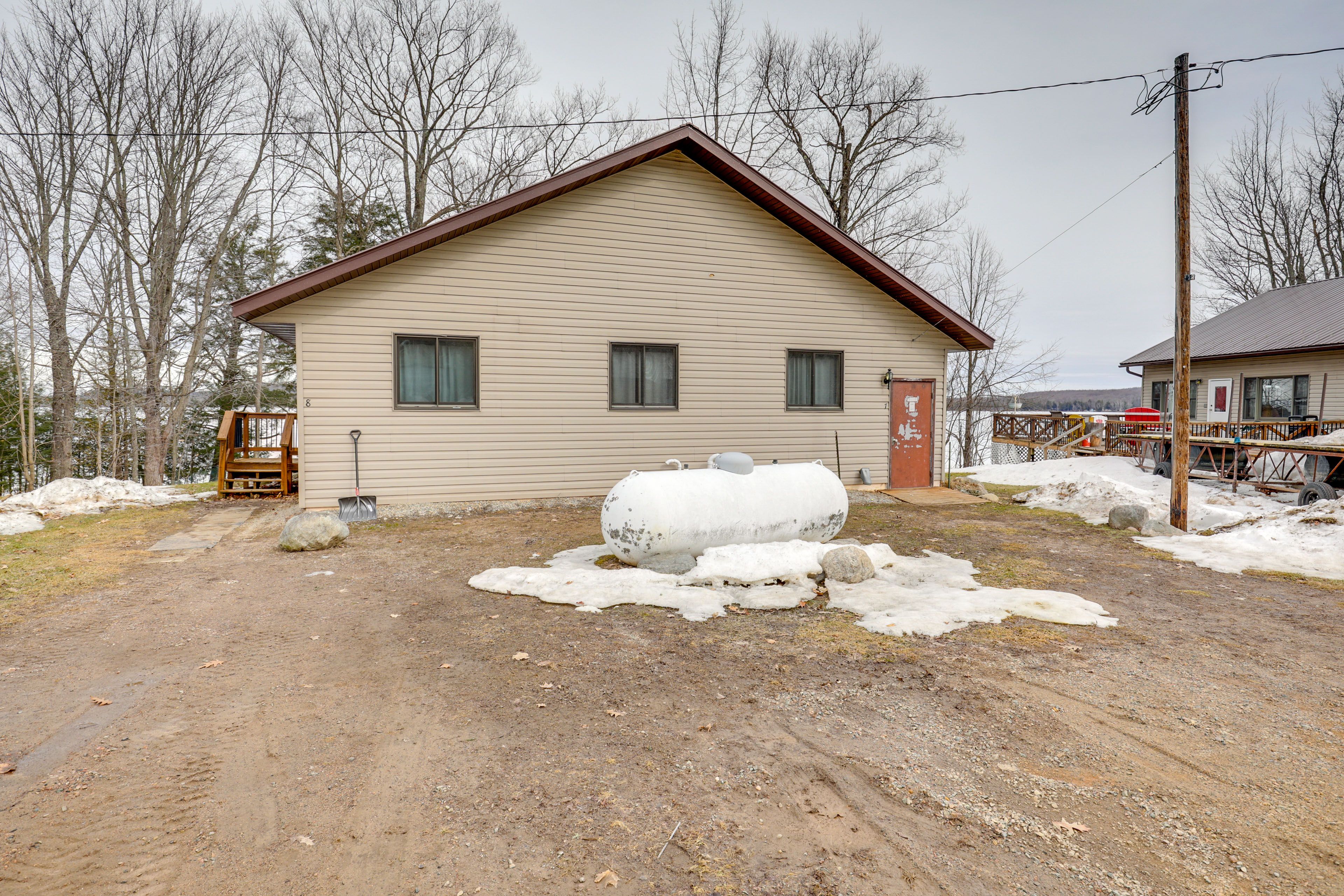 Exterior | Parking | Driveway (2 Vehicles)