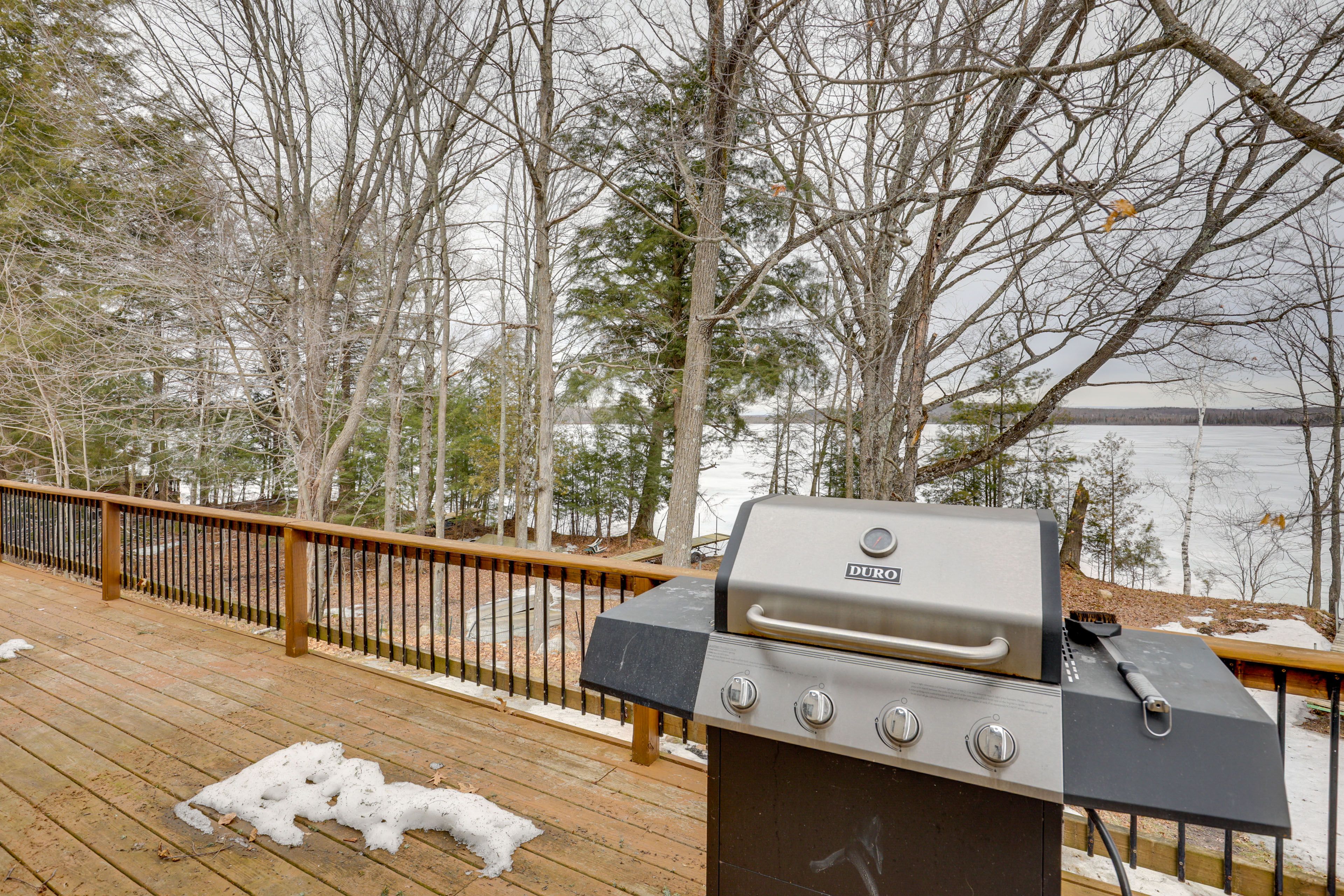 Deck | Rolling Stone Lake Views & Access