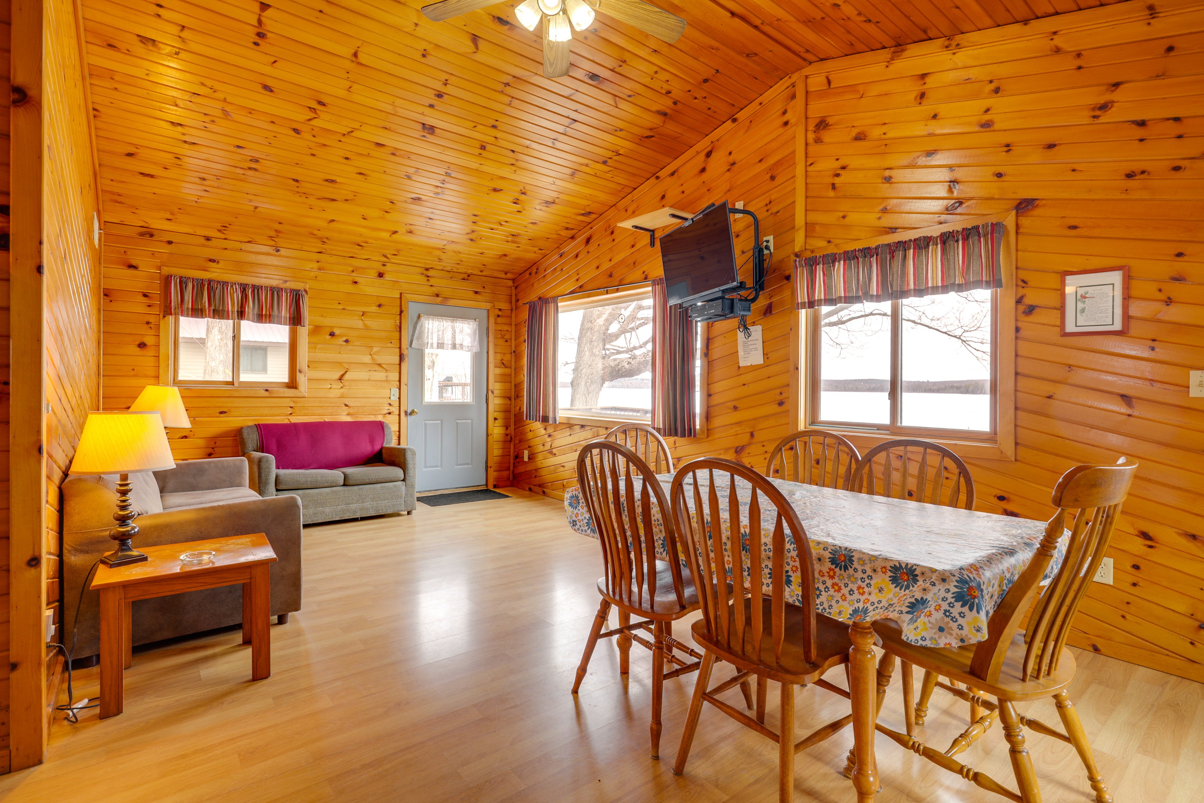 Cabin Interior | Single-Story Unit