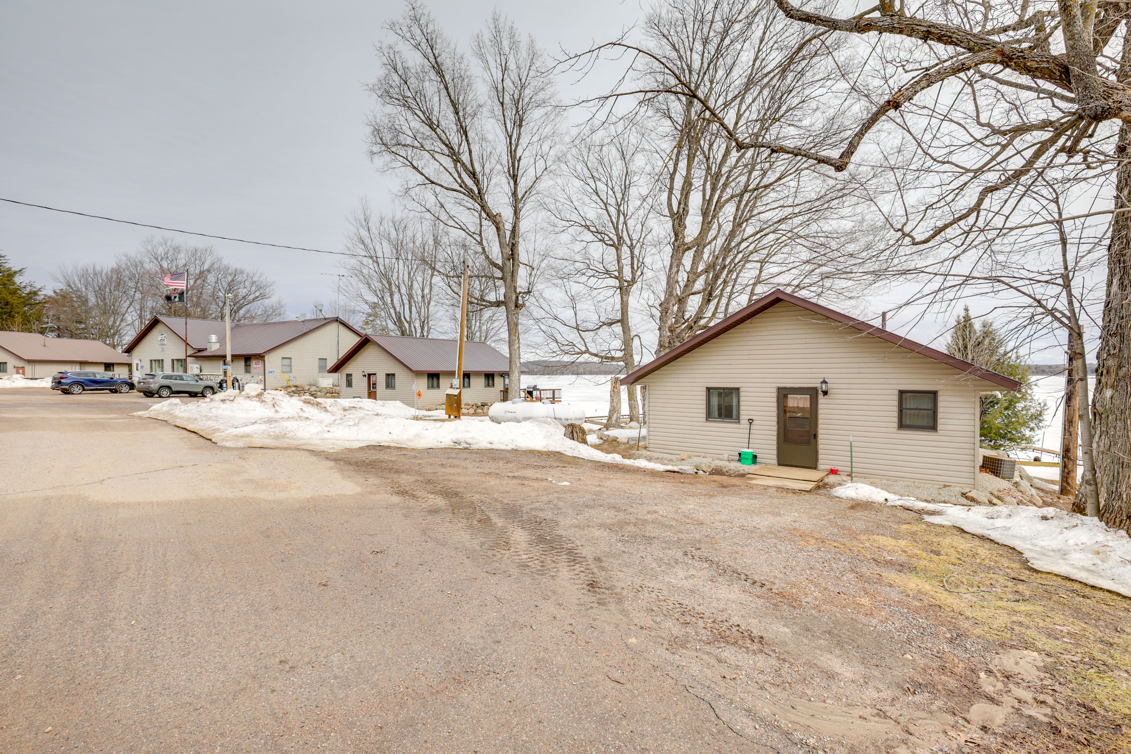 Parking | Driveway (2 Vehicles)