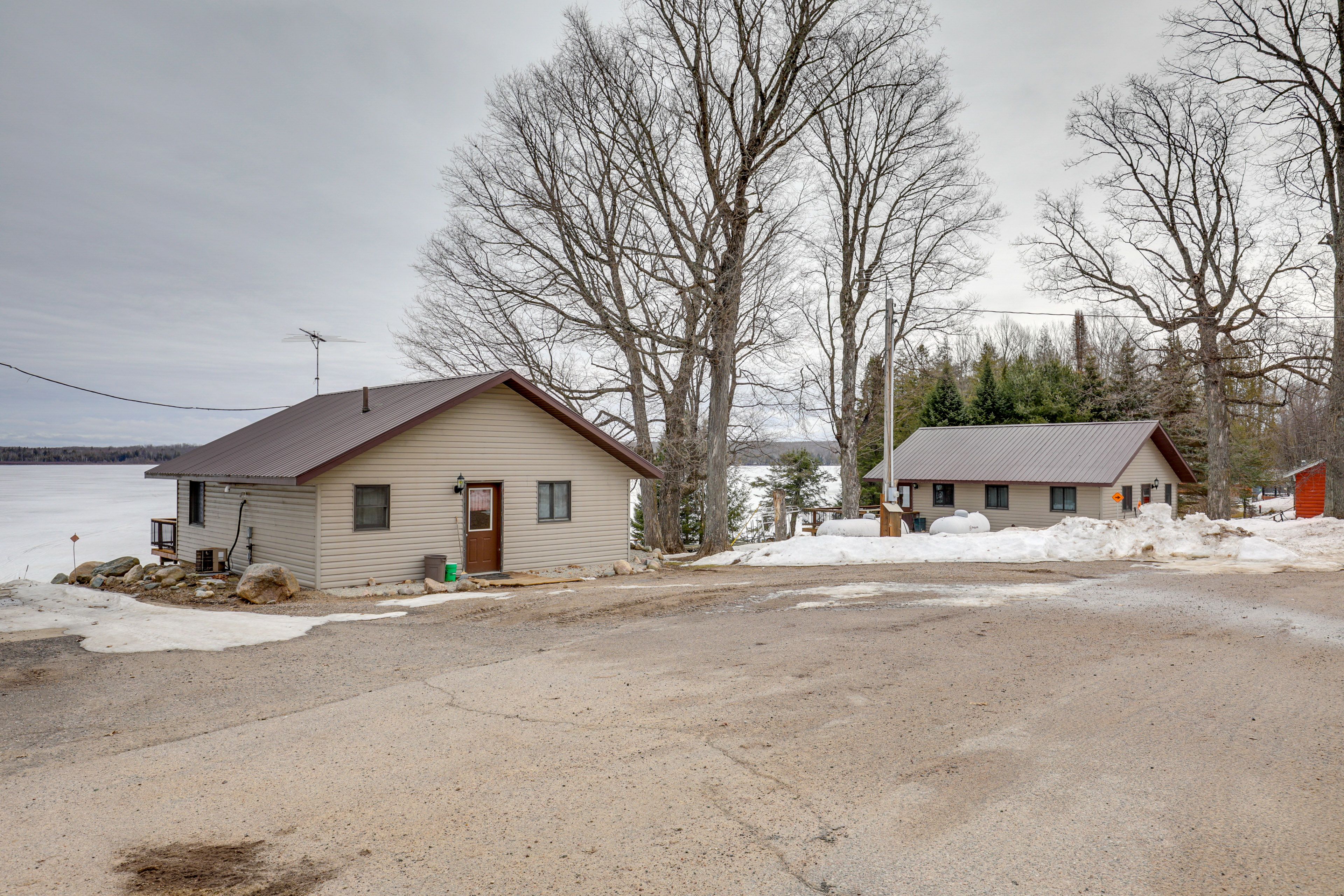 Parking | Driveway (2 Vehicles)