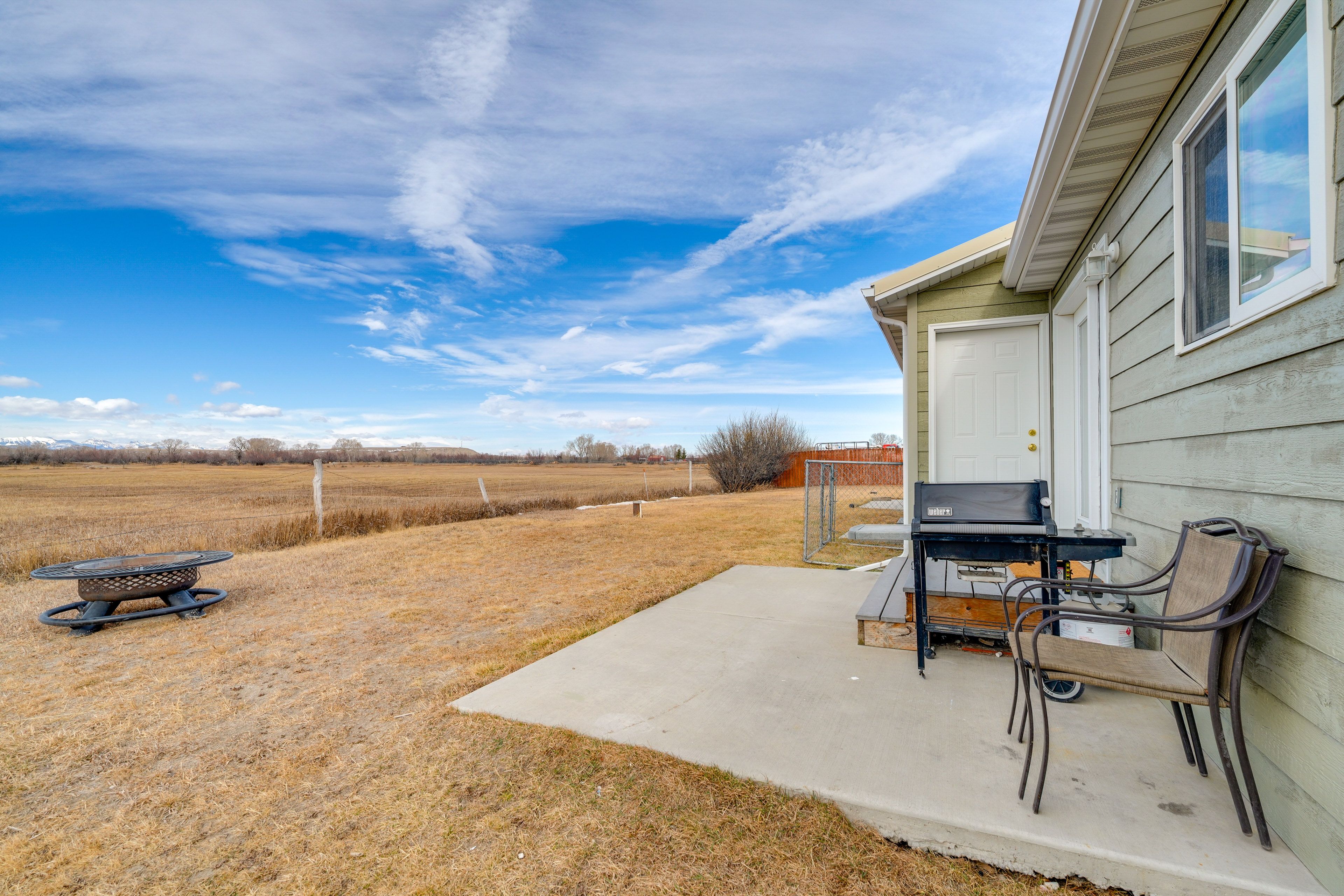 Private Patio | Gas Grill | Fire Pit | Shared Backyard
