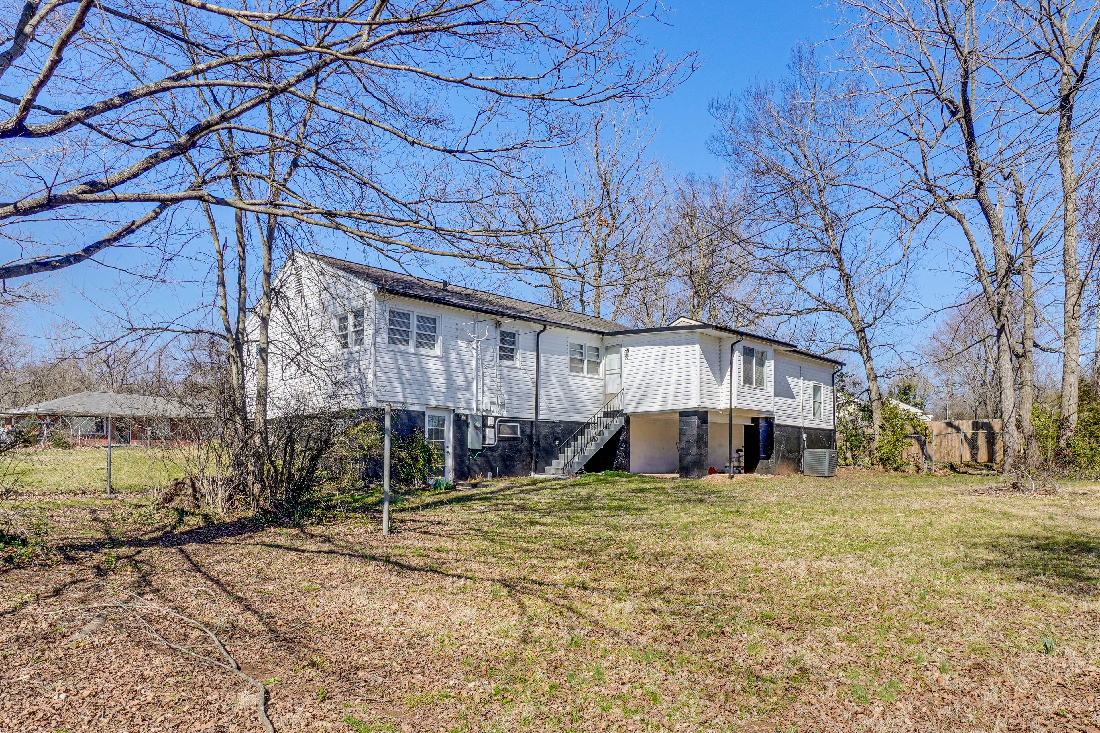 Fenced Backyard | Covered Patio