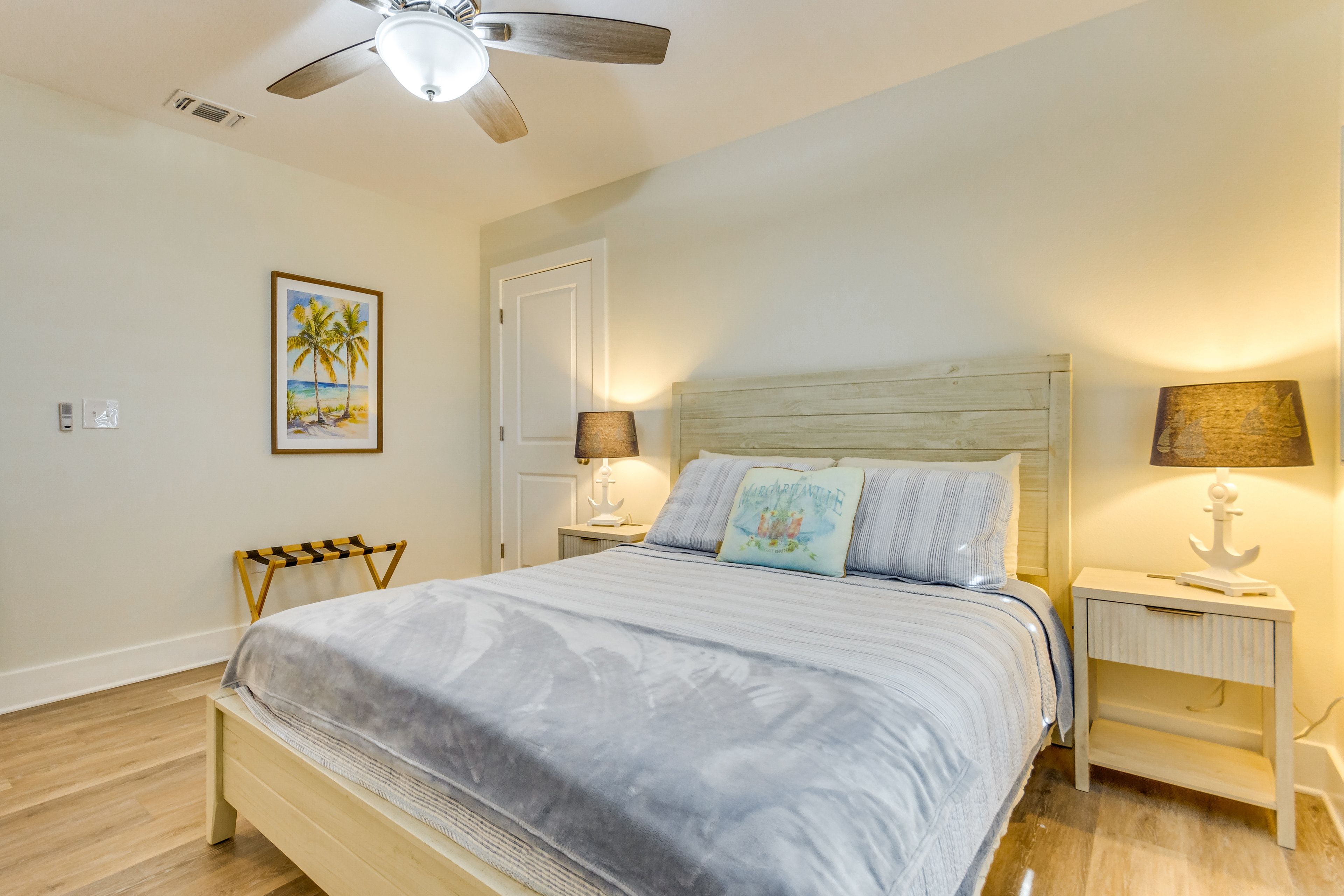 Bedroom 2 | Queen Bed