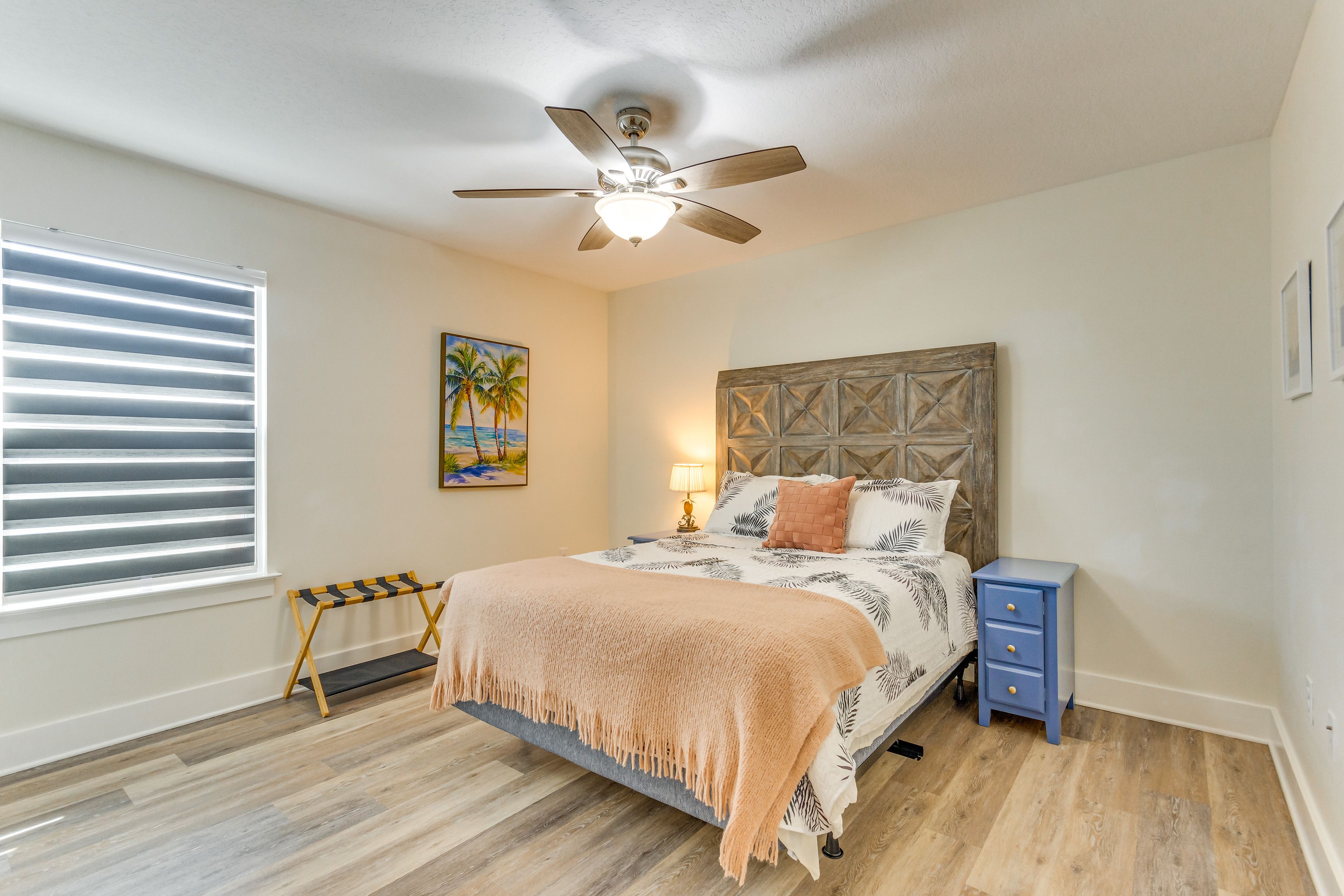 Bedroom 4 | Queen Bed