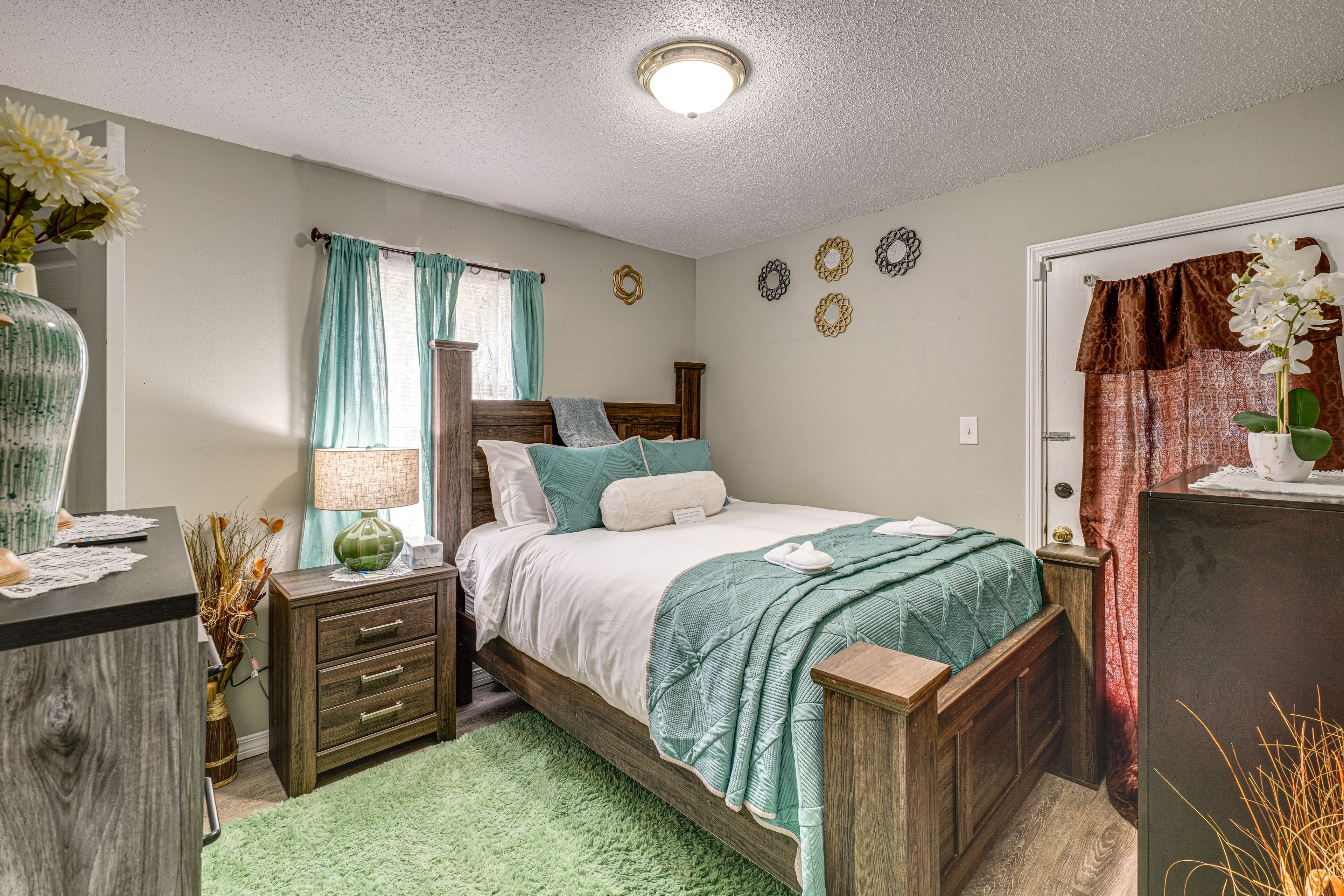 Bathroom 3 | Queen Bed