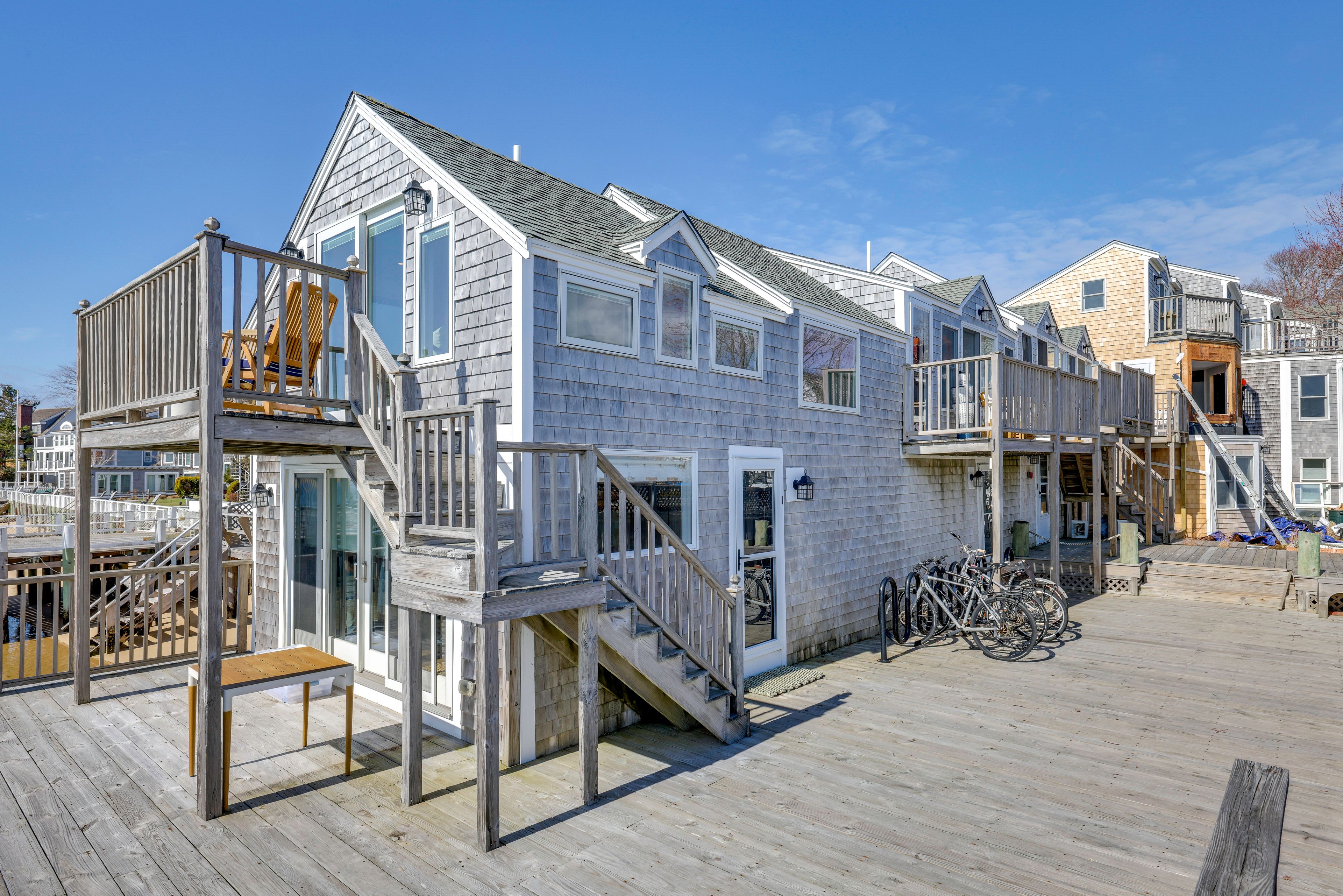 Property Exterior | Shared Deck