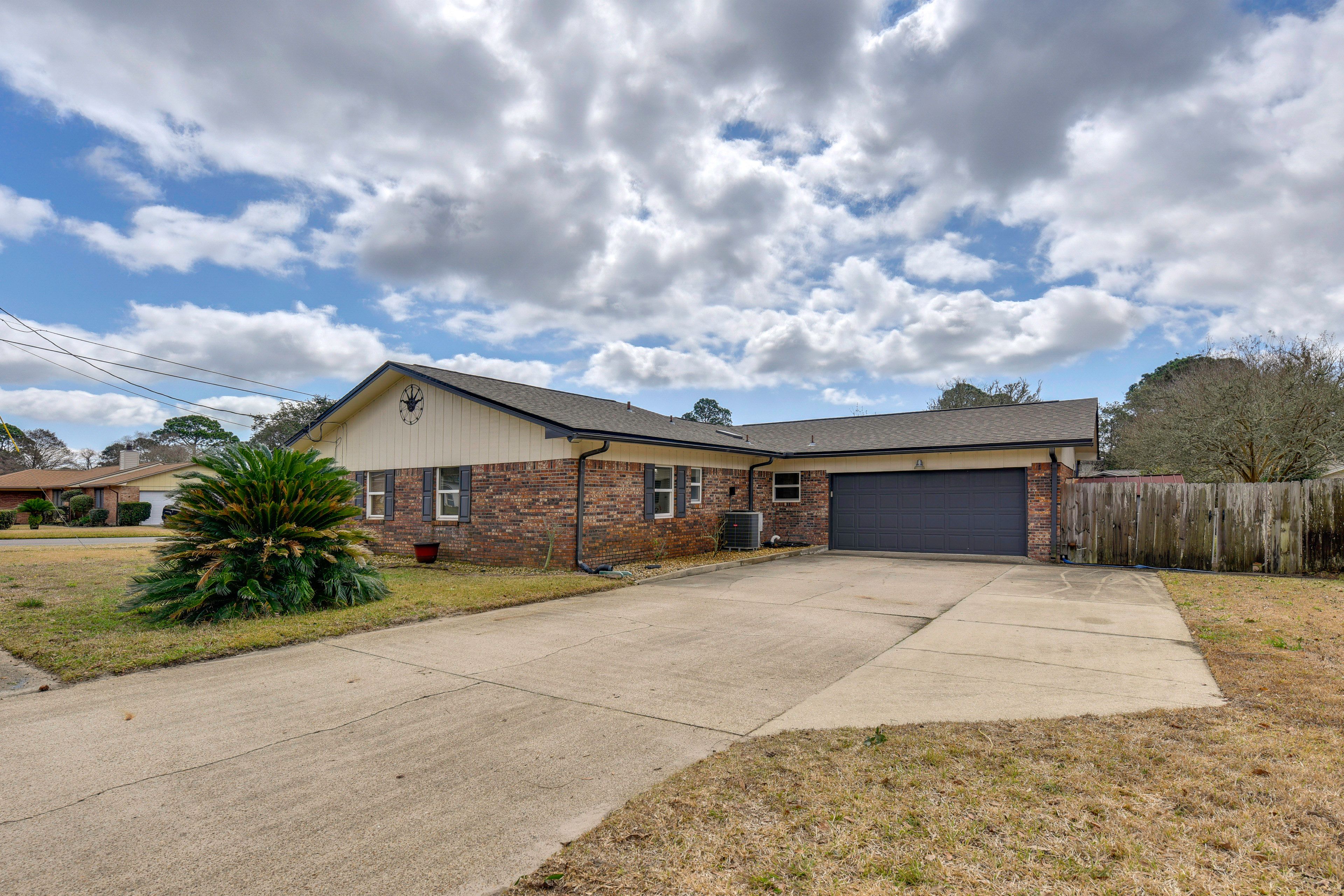 Parking | Driveway (3 Vehicles)