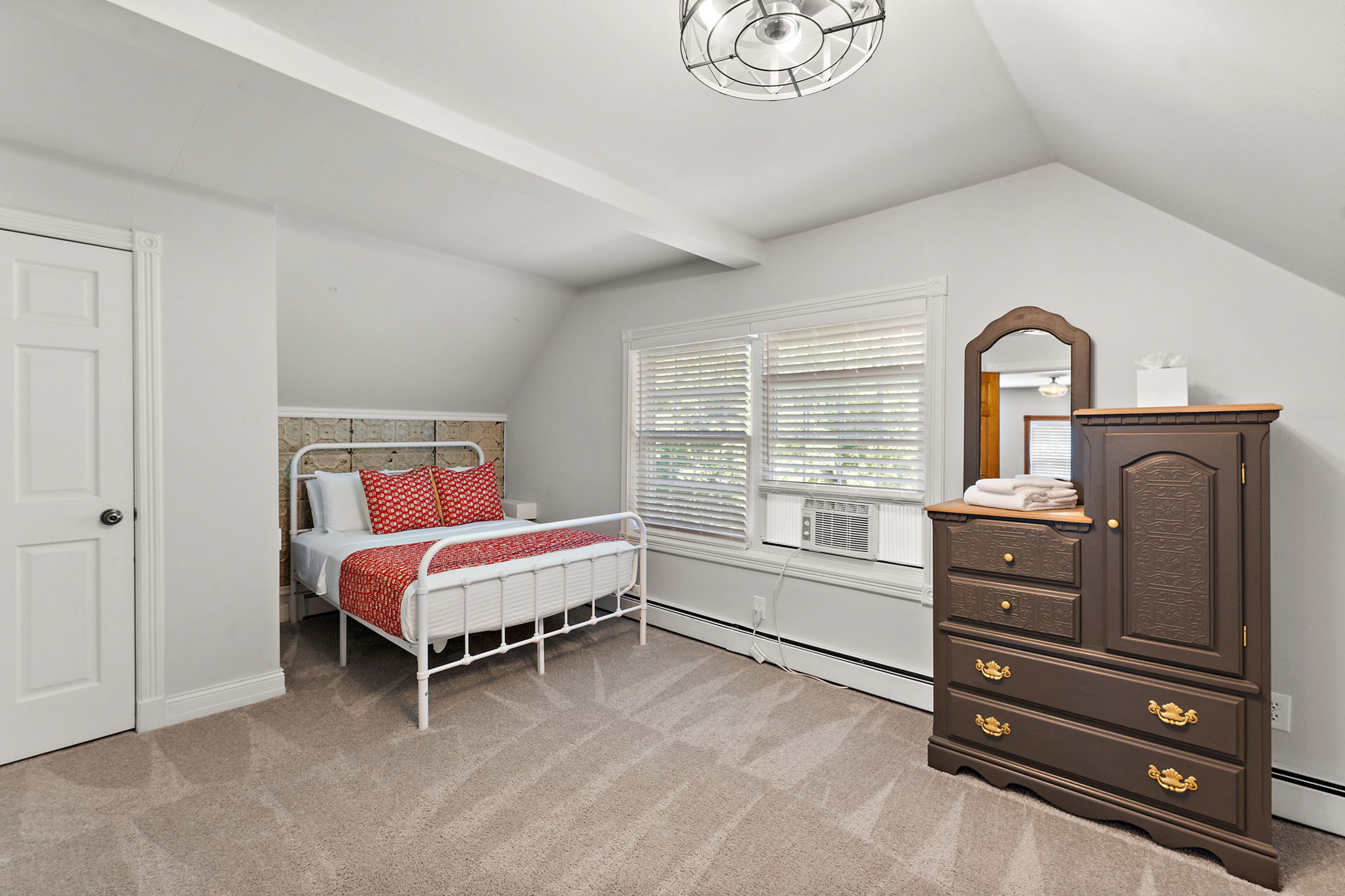 Bedroom 2 | Full Bed | 2nd Floor