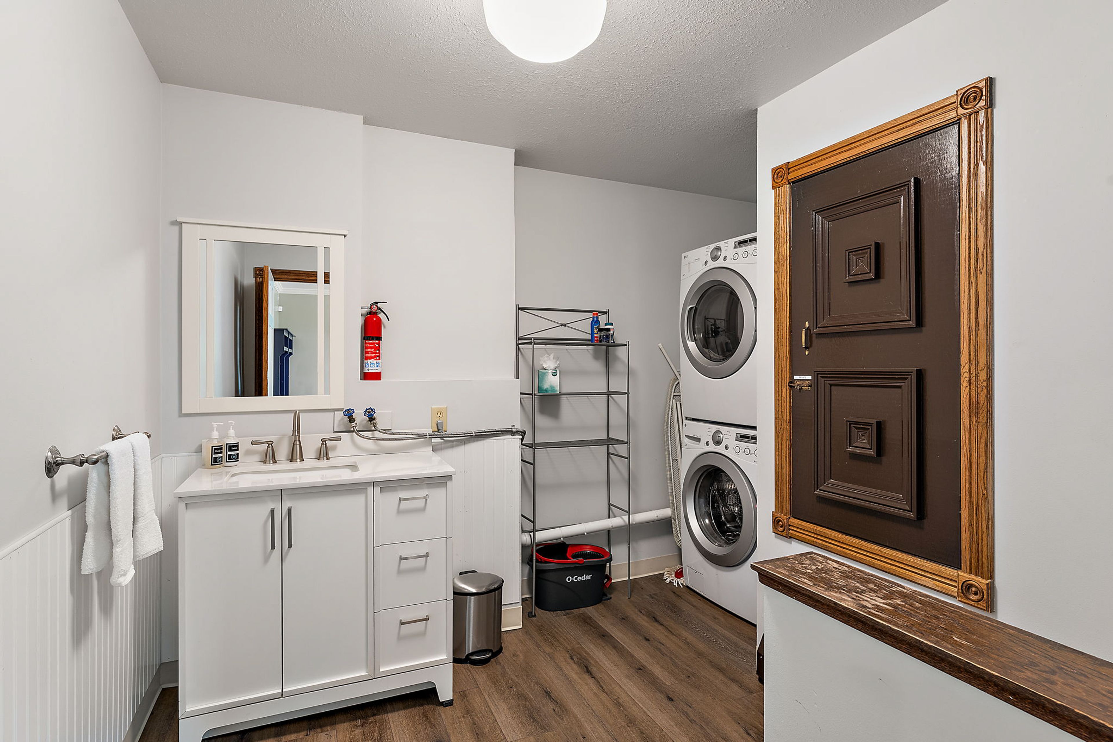 Full Bathroom | Laundry | 1st Floor
