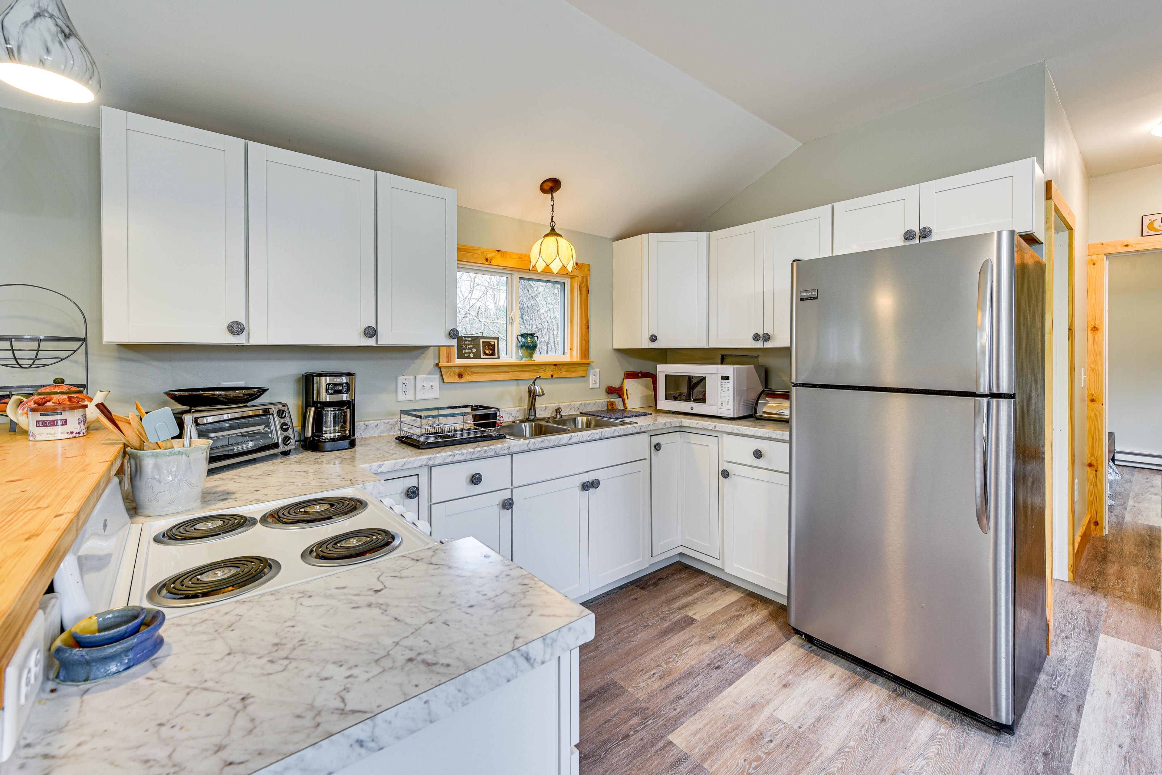 Carthage Vacation Rental | 1BR | 1BA | 600 Sq Ft | 4 Steps to Enter