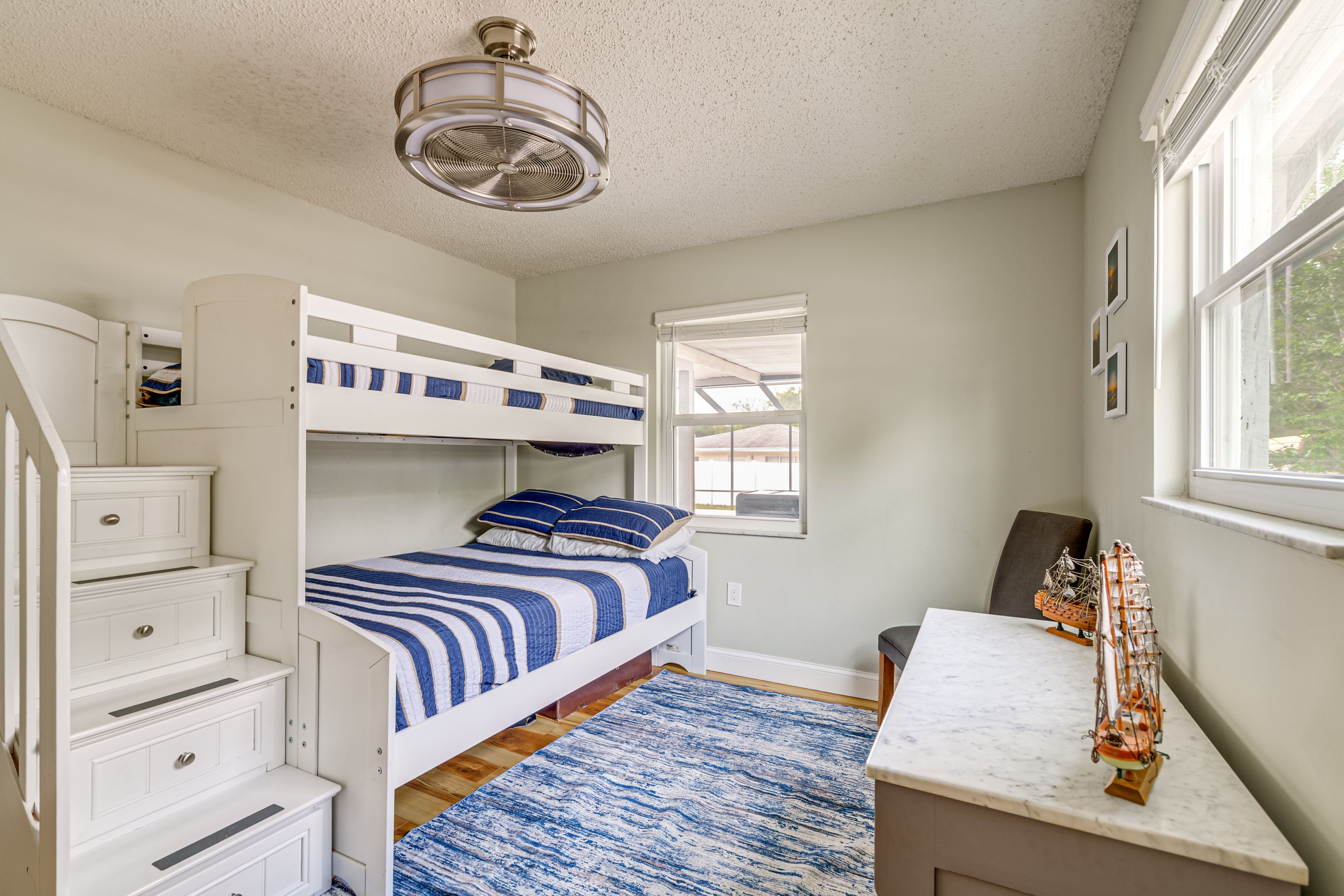 Bedroom 3 | Twin/Full Bunk Bed