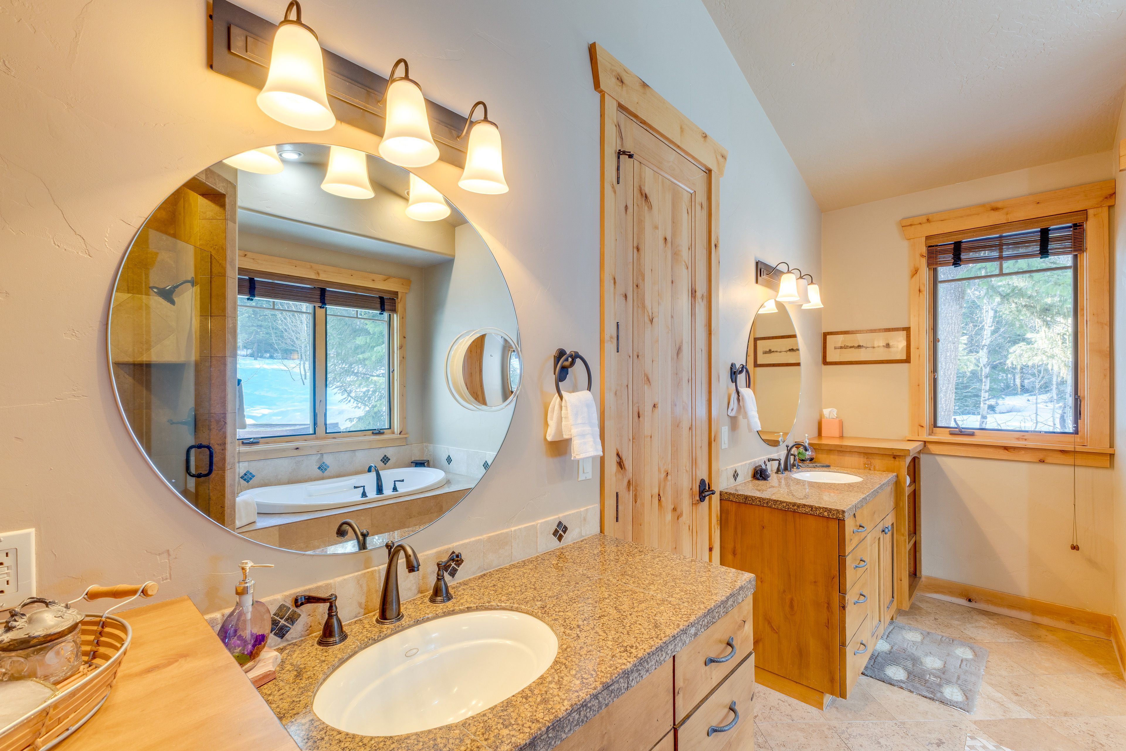 Full Bathroom | 2nd Floor