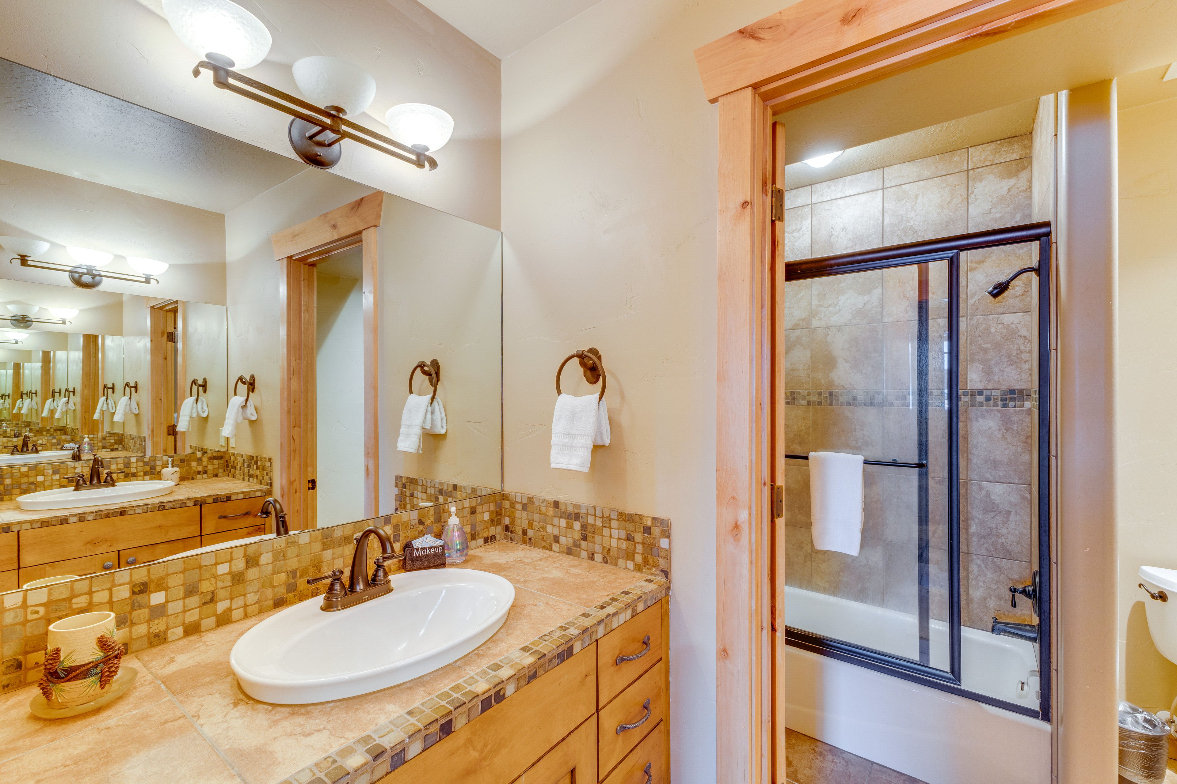 Full Bathroom | 1st Floor