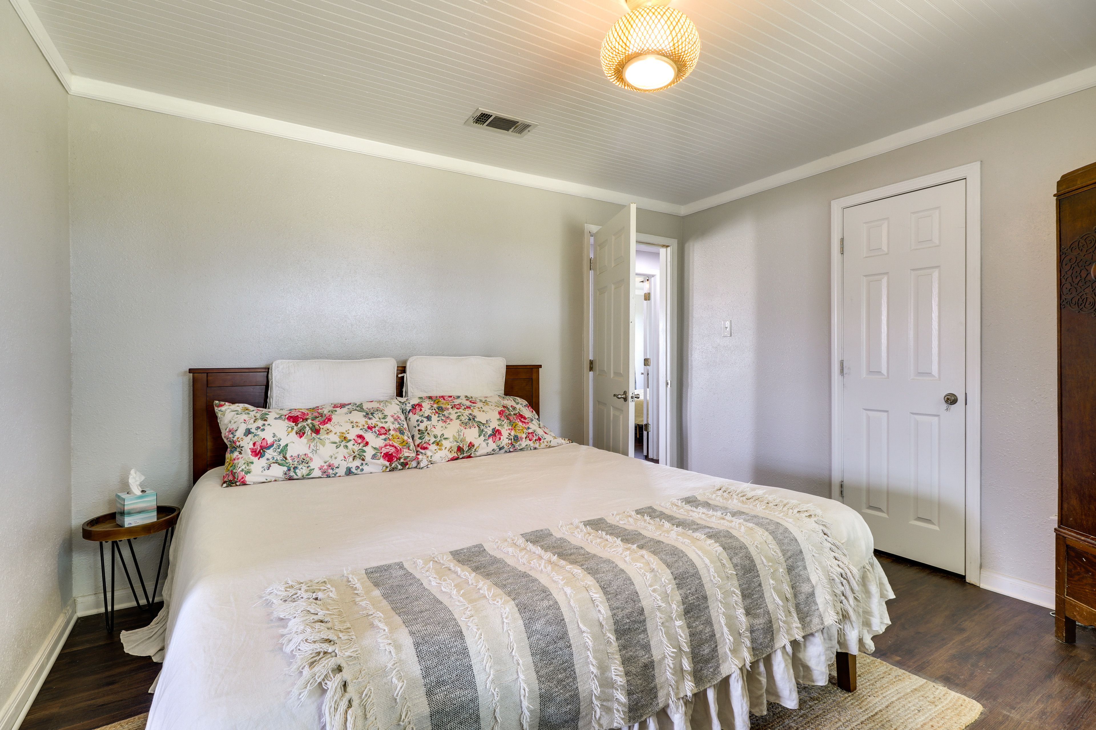 Bedroom 1 | California King Bed