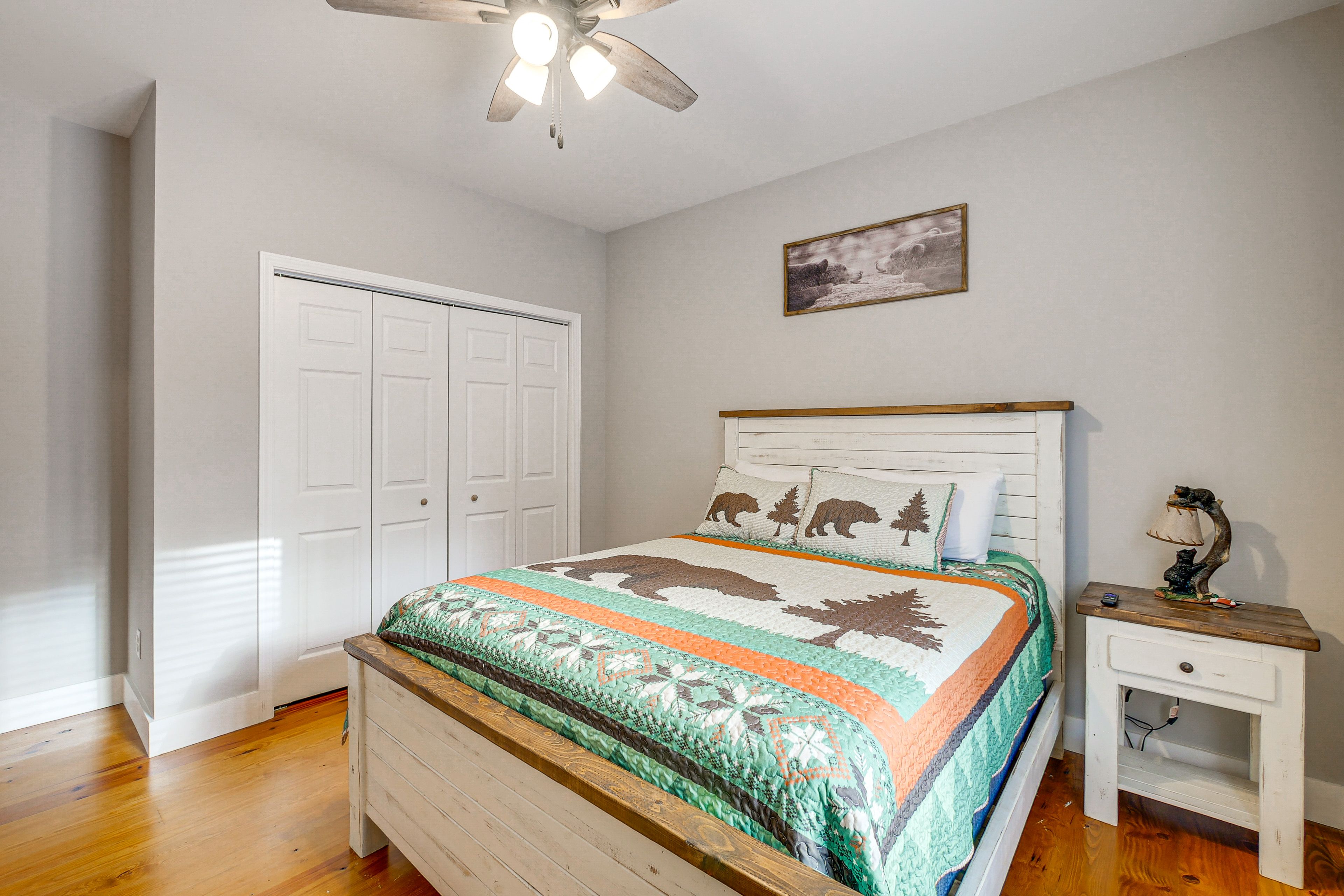 Bedroom 1 | 1st Floor | Queen Bed