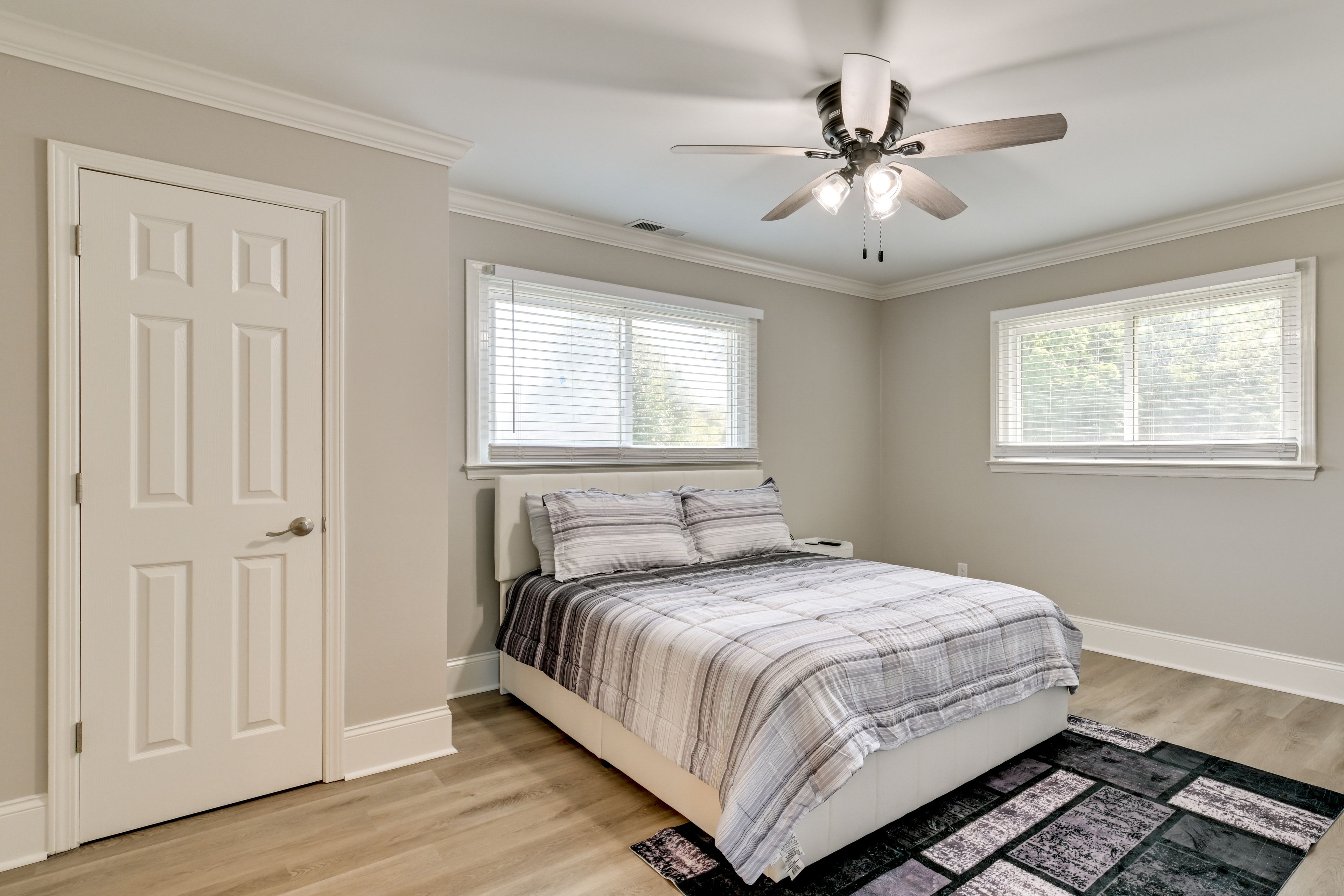 Bedroom 2 | Queen Bed