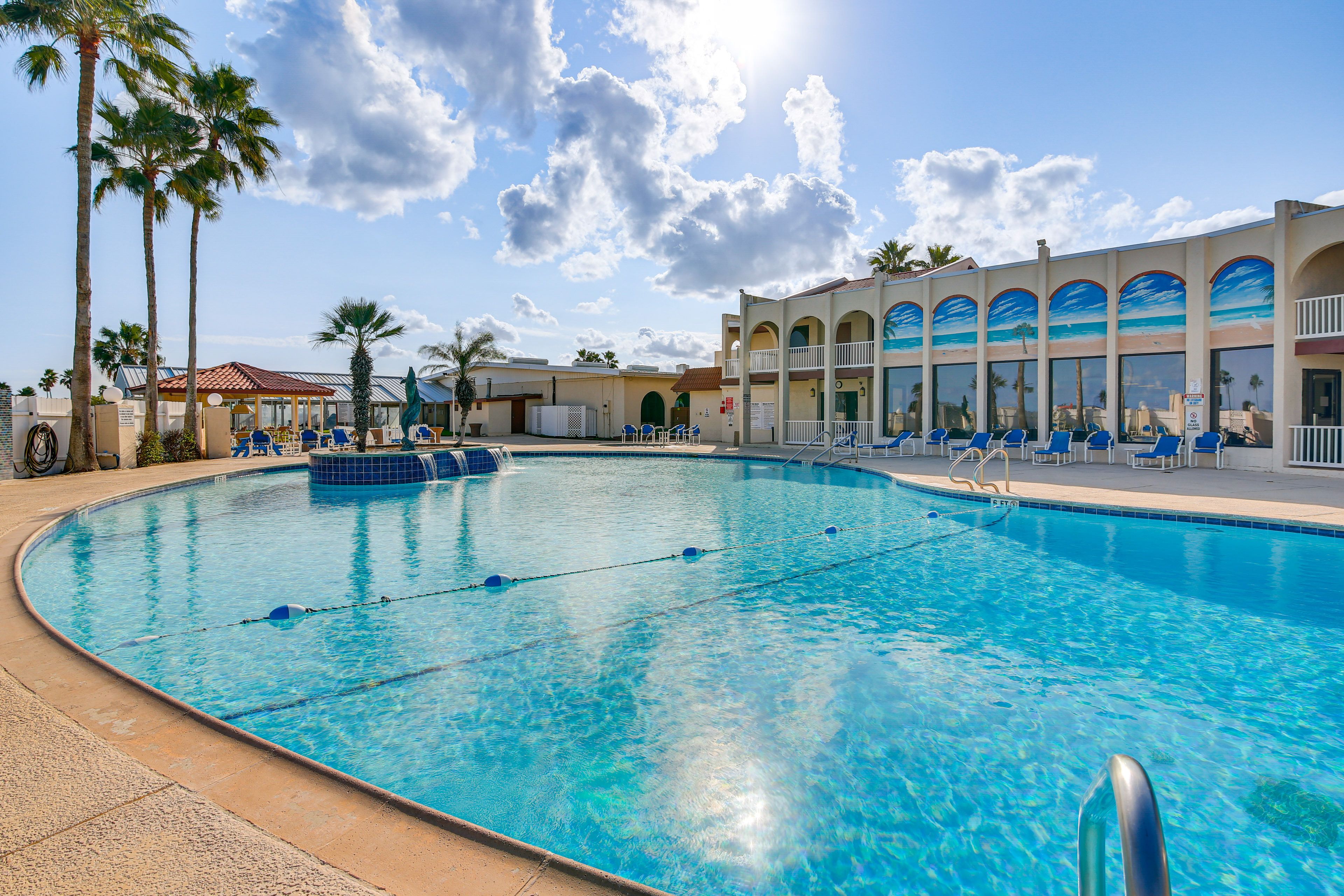 Long Island Village Community Amenities | Outdoor Pool