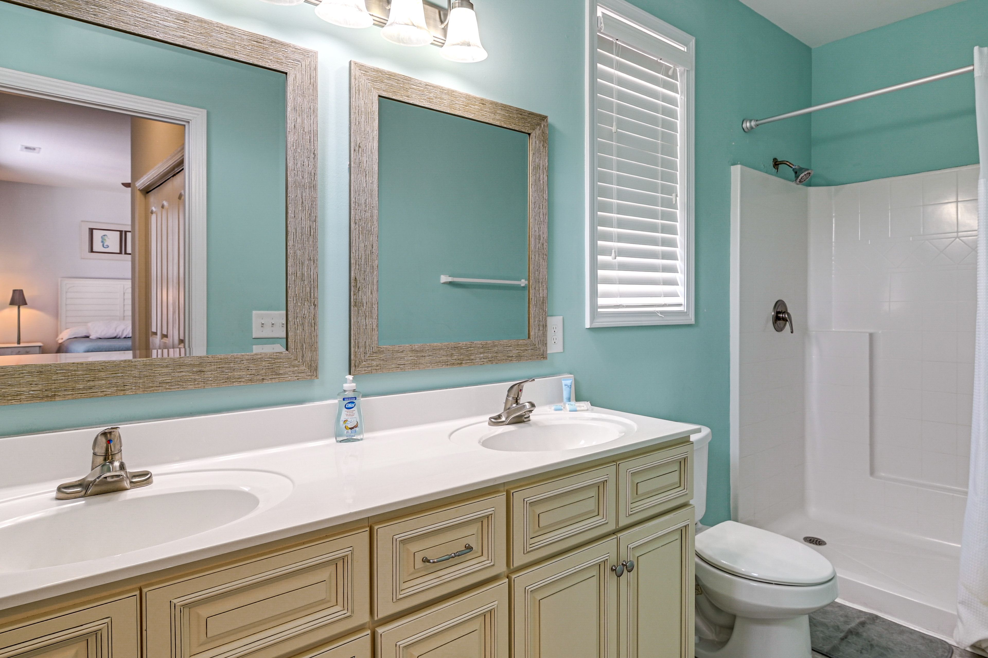 En-Suite Bathroom | 1st Floor