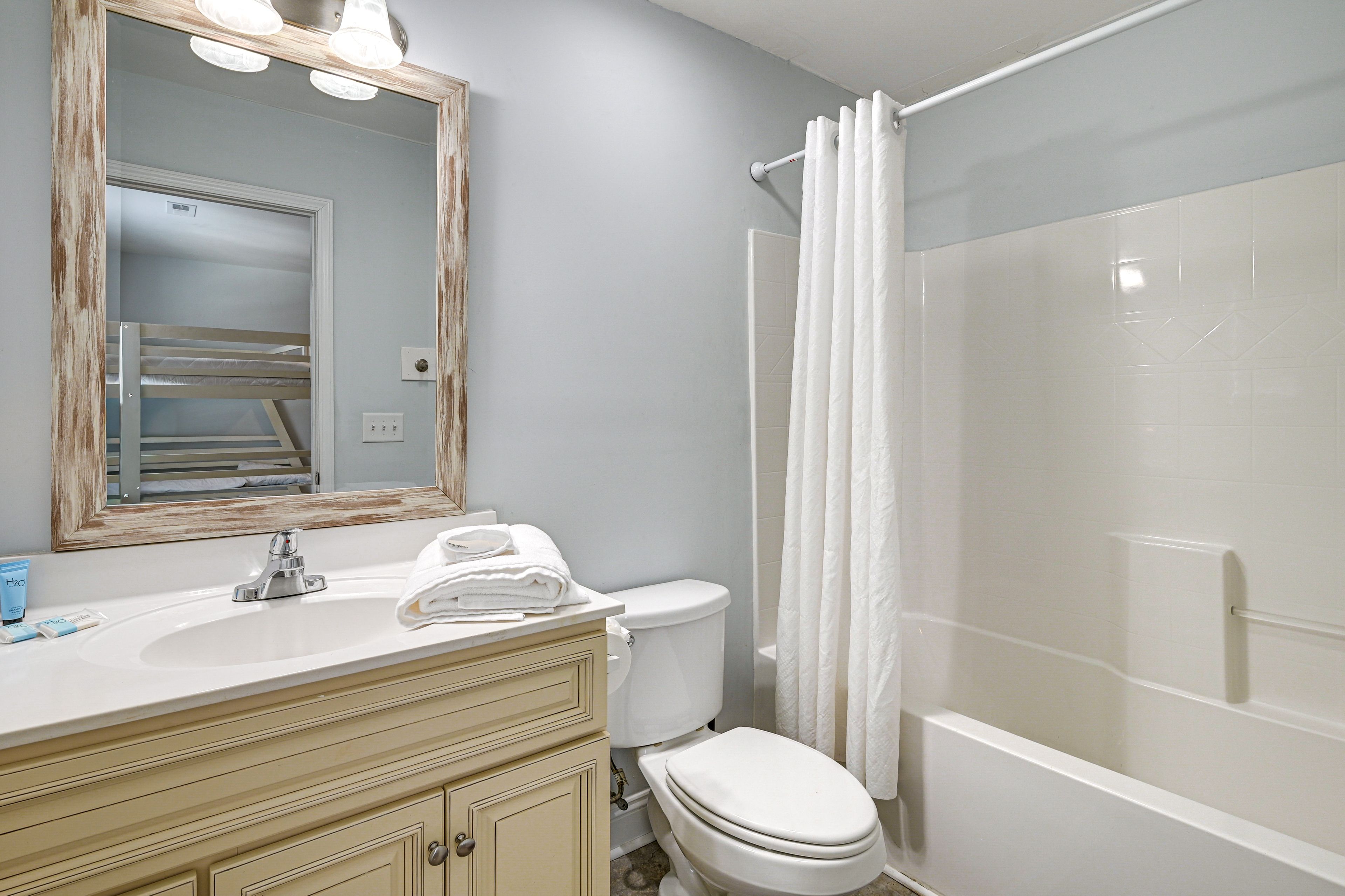 En-Suite Bathroom | 2nd Floor
