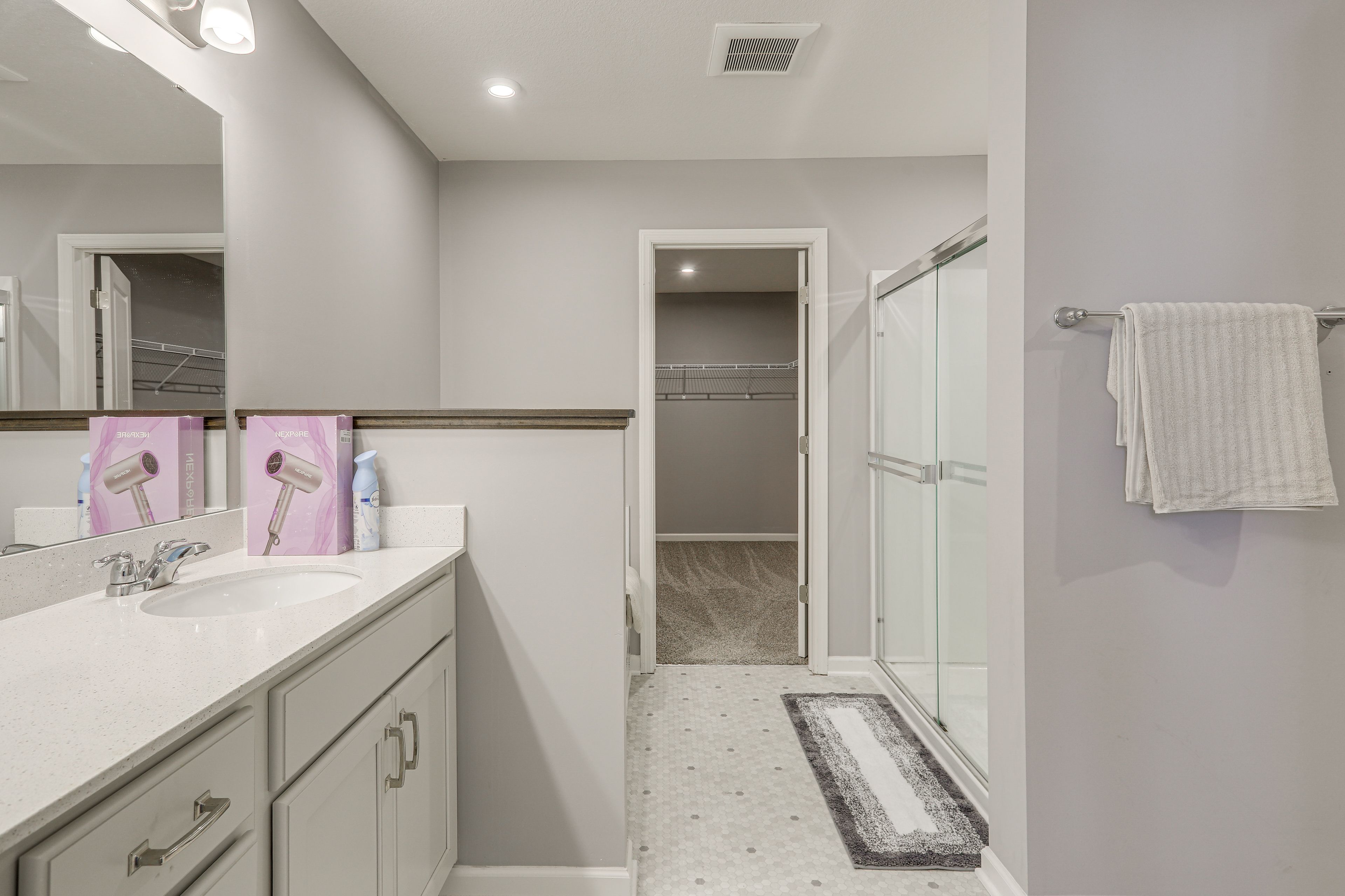 En-Suite Bathroom | Towels Provided | 2nd Floor