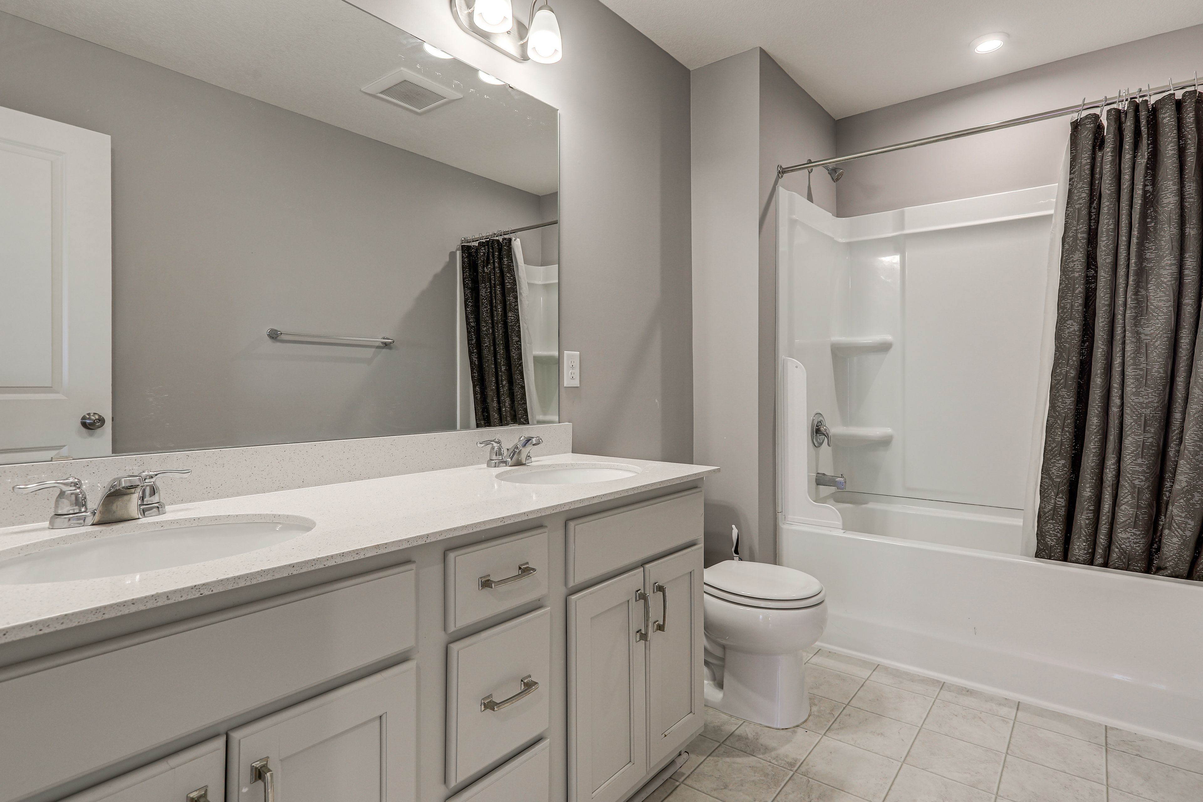 Bathroom | 2nd Floor