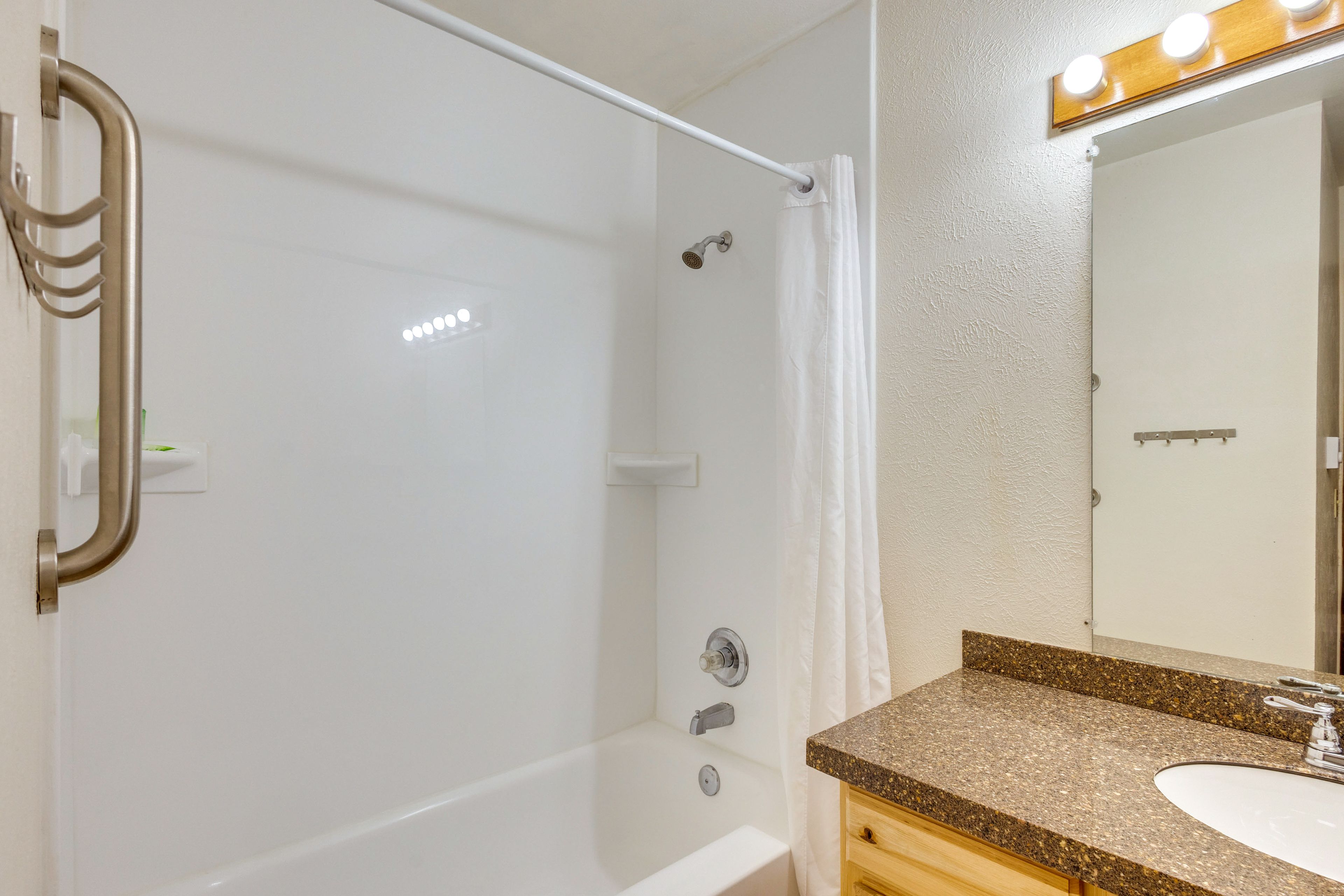 Bathroom | Upper Level