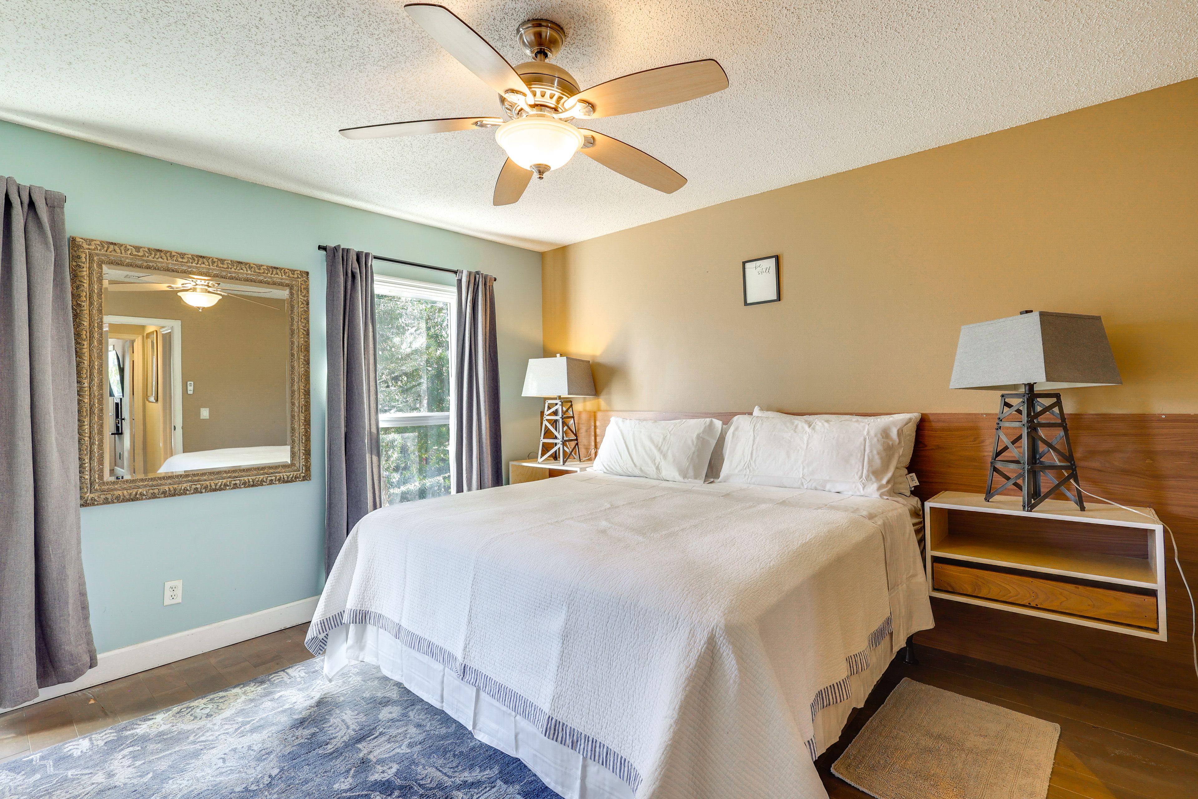 Bedroom 1 | King Bed