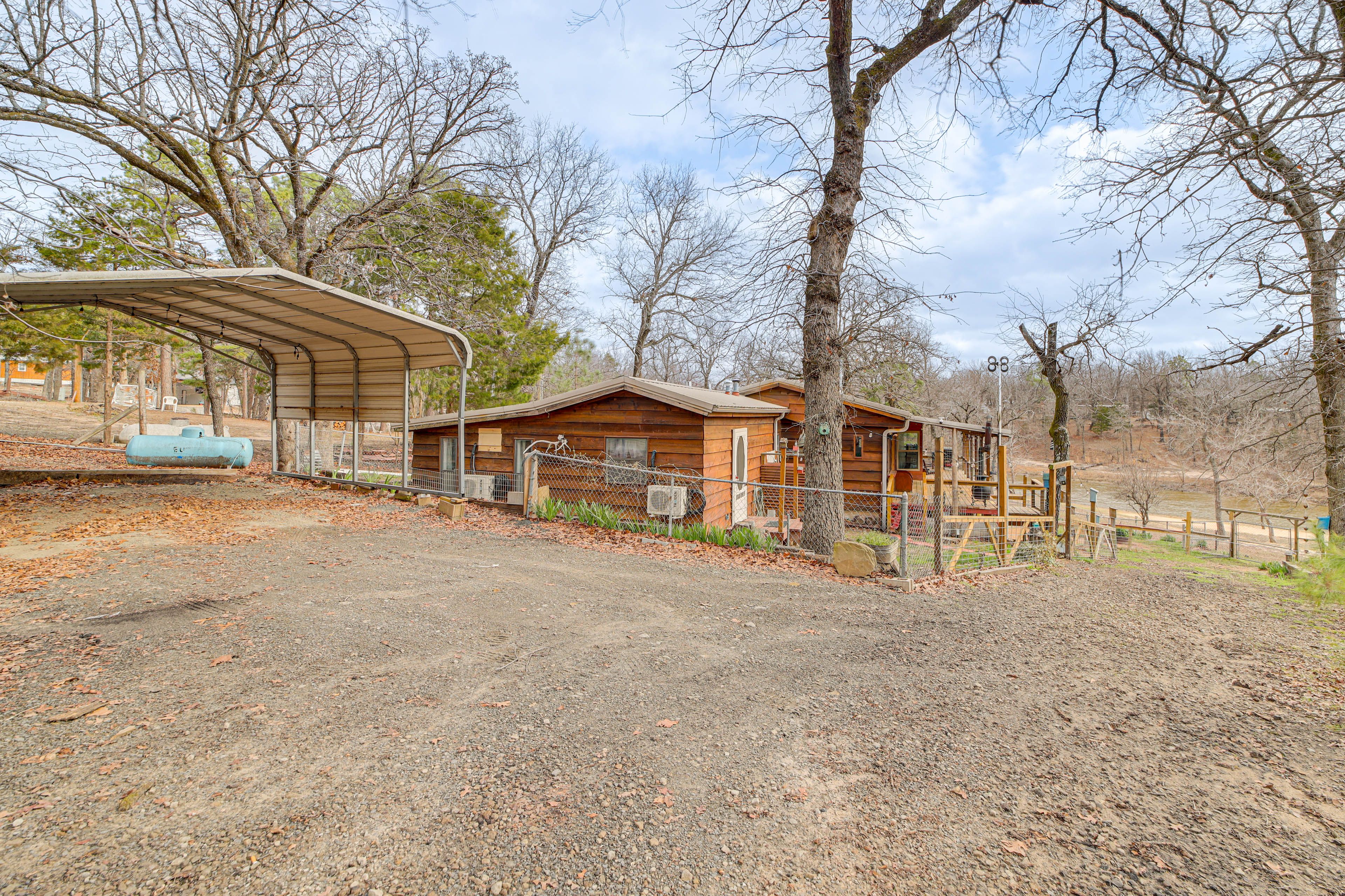 Parking | Driveway (4 Vehicles)