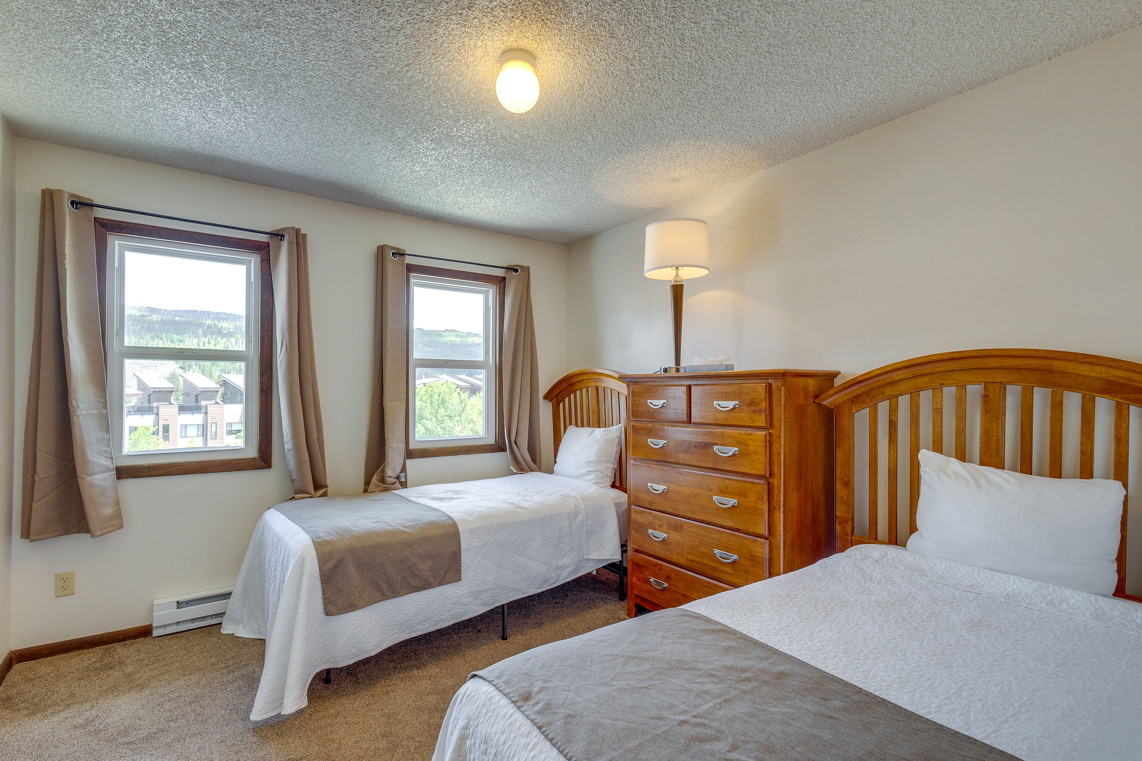 Bedroom 2 | 2 Twin Beds | 2nd Floor