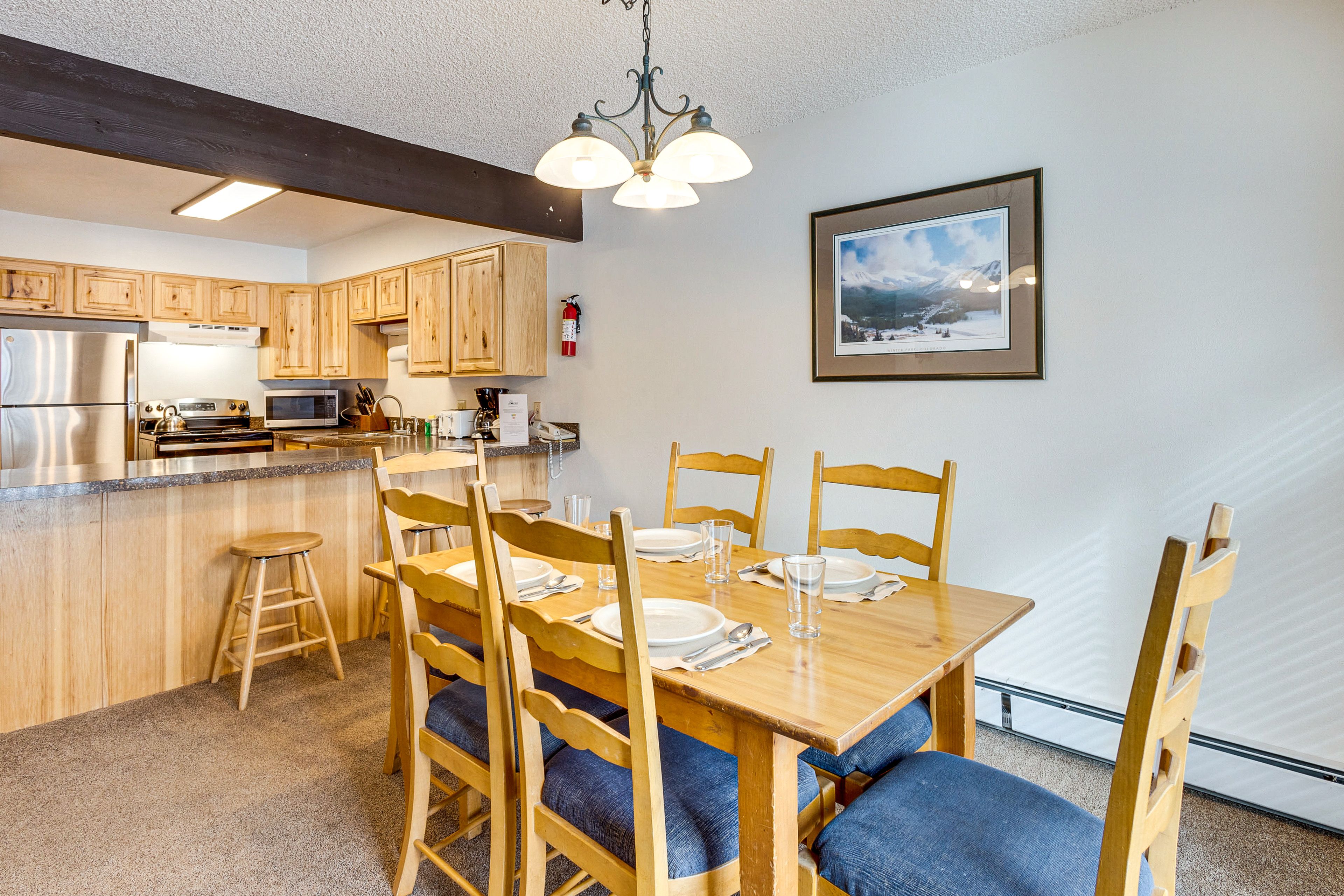 Kitchen | Dining Table