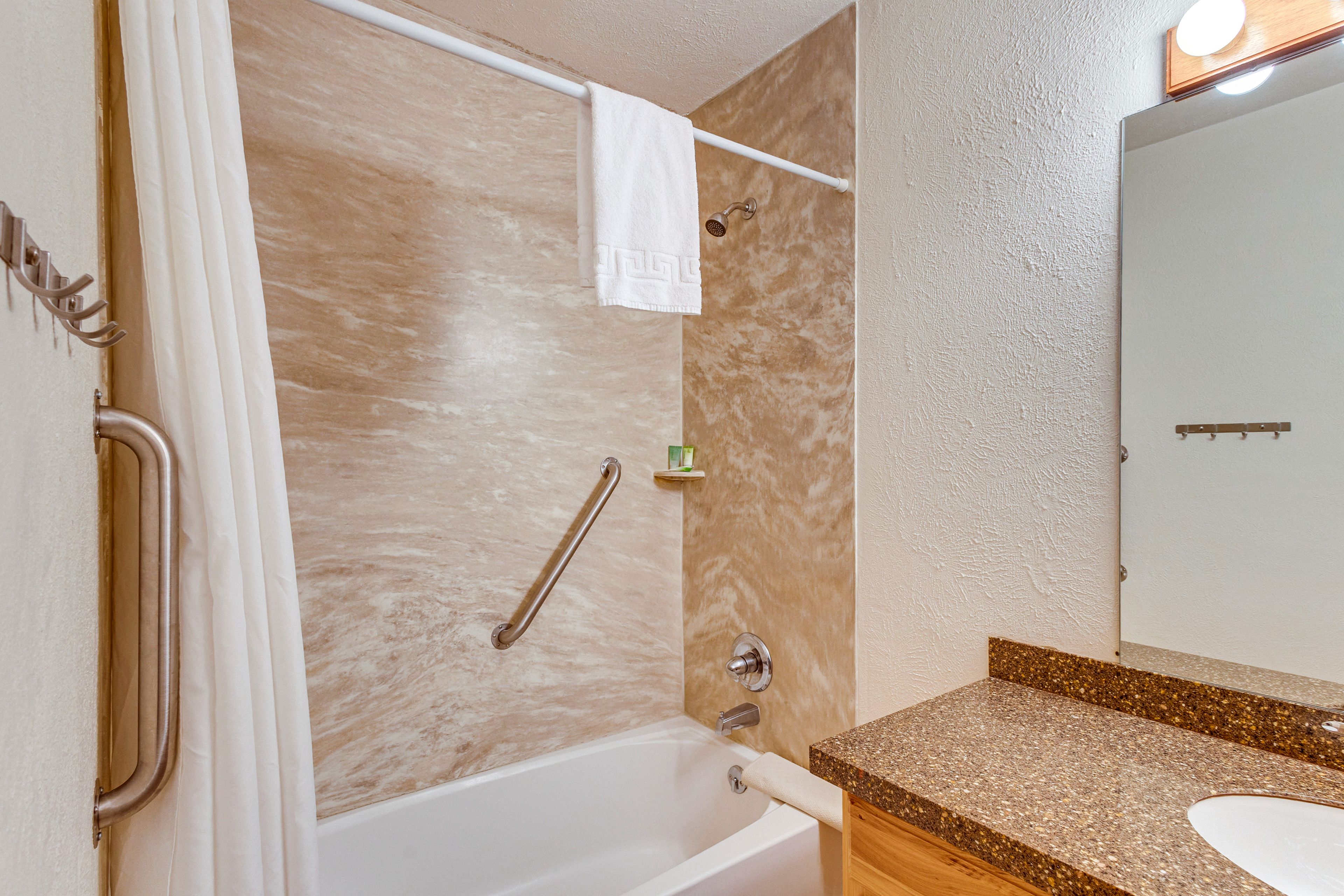 Bathroom | Main Level