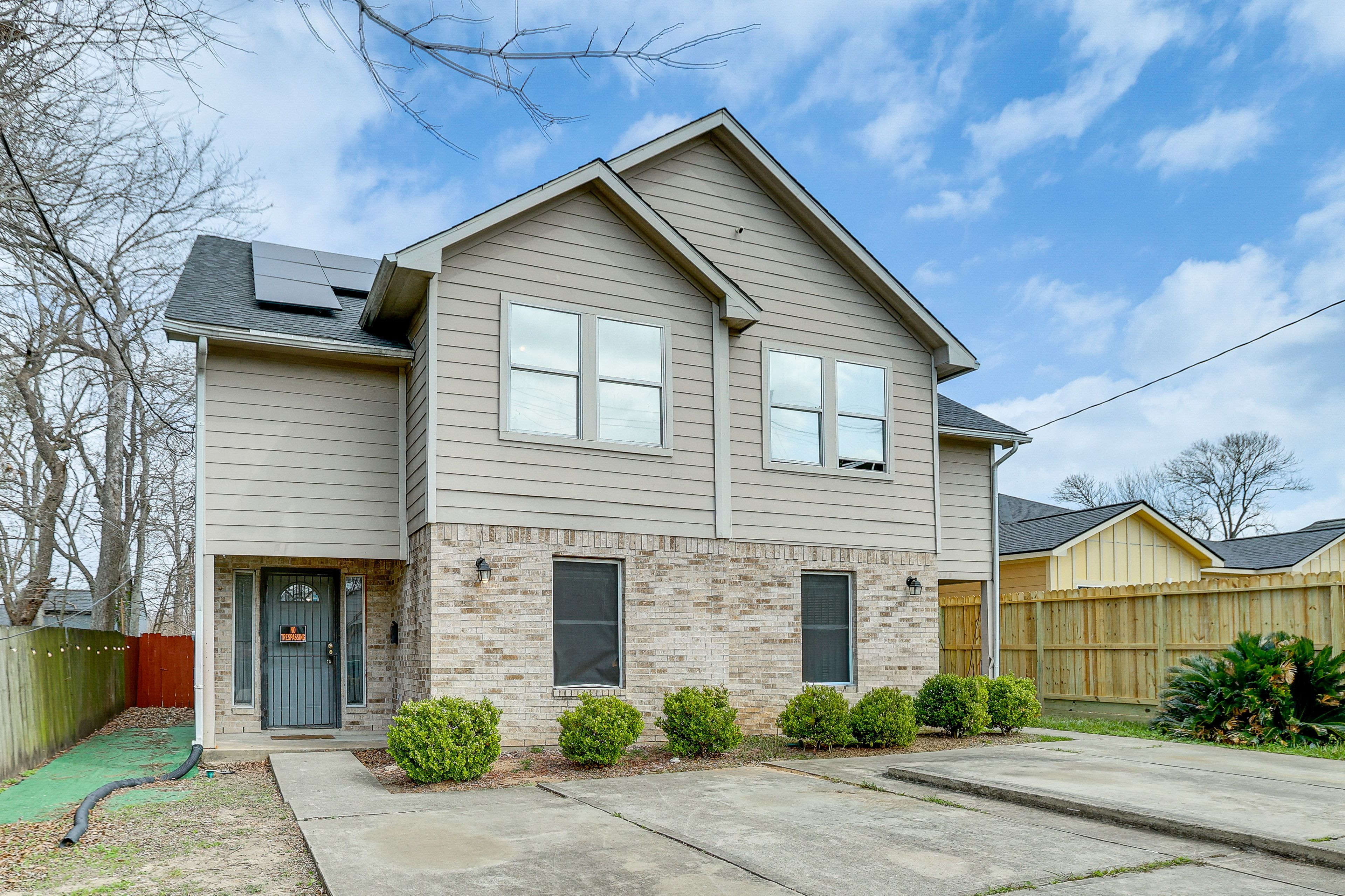 Driveway Parking | 4 Vehicles