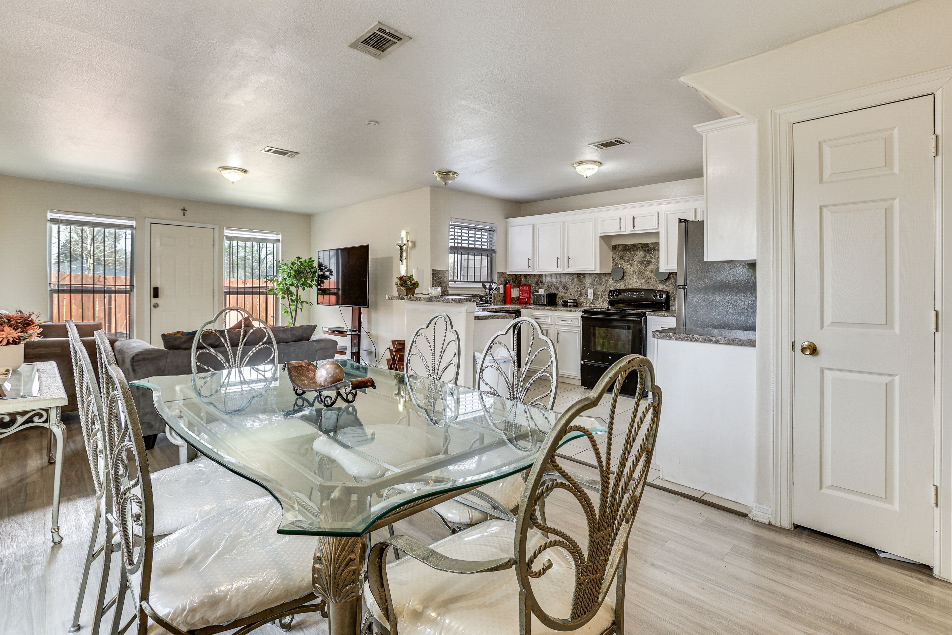 Kitchen | Dining Area | Coffee Maker