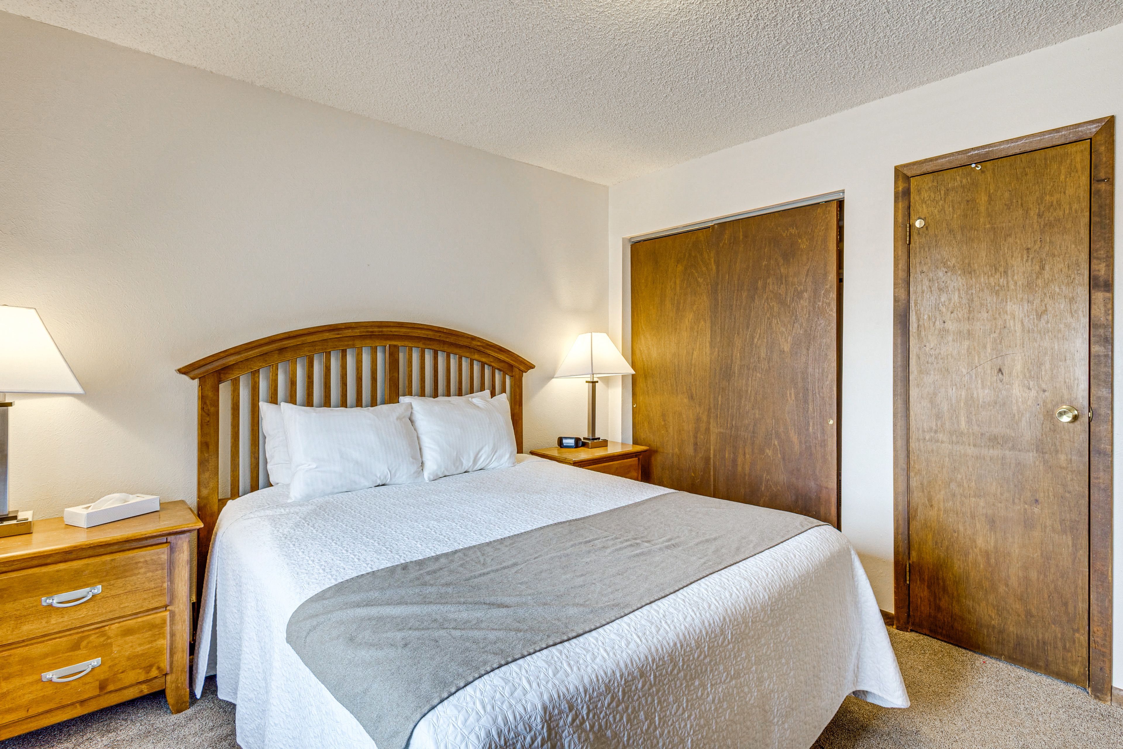 Bedroom 1 | Queen Bed | 2nd Floor