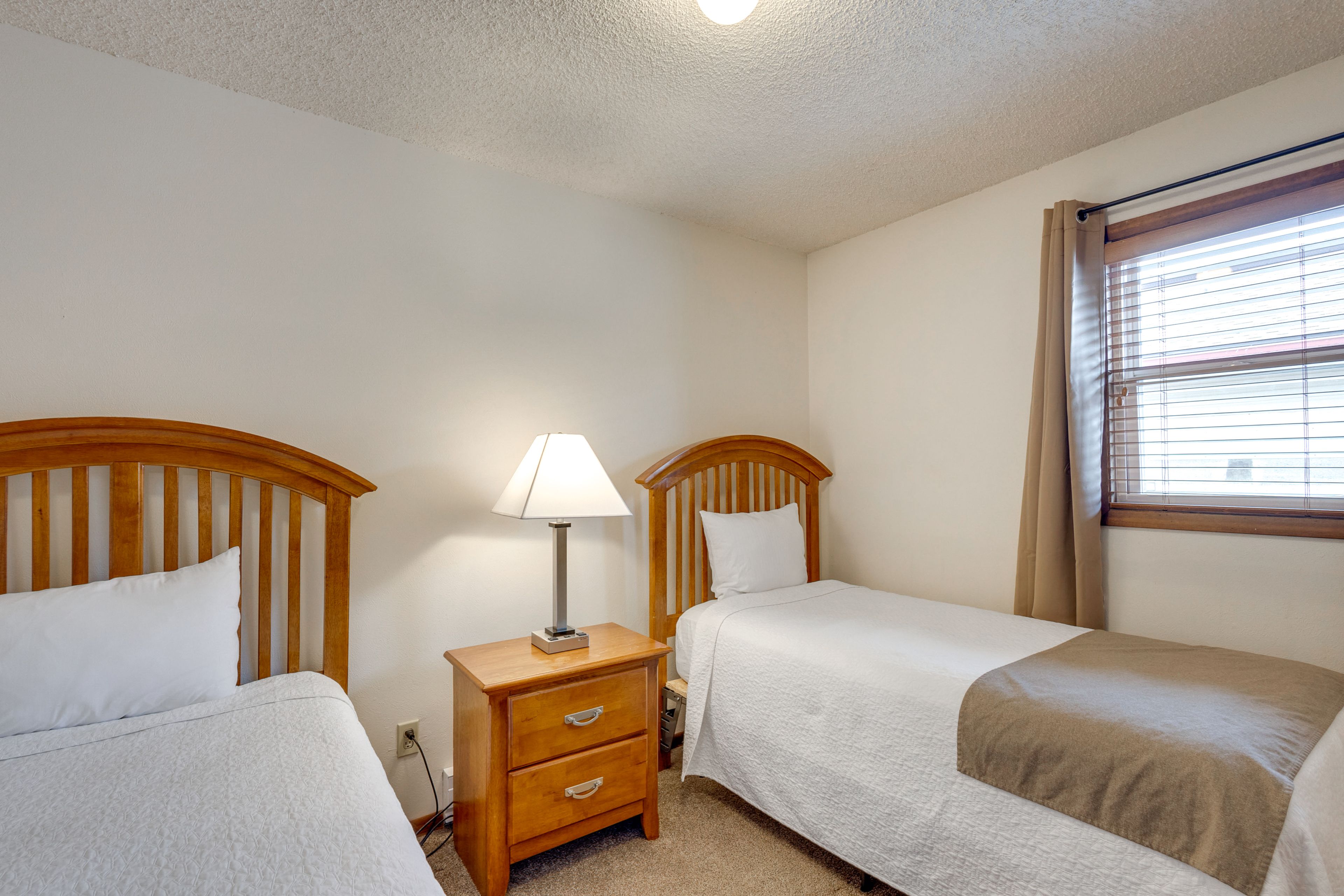 Bedroom 3 | 2 Twin Beds