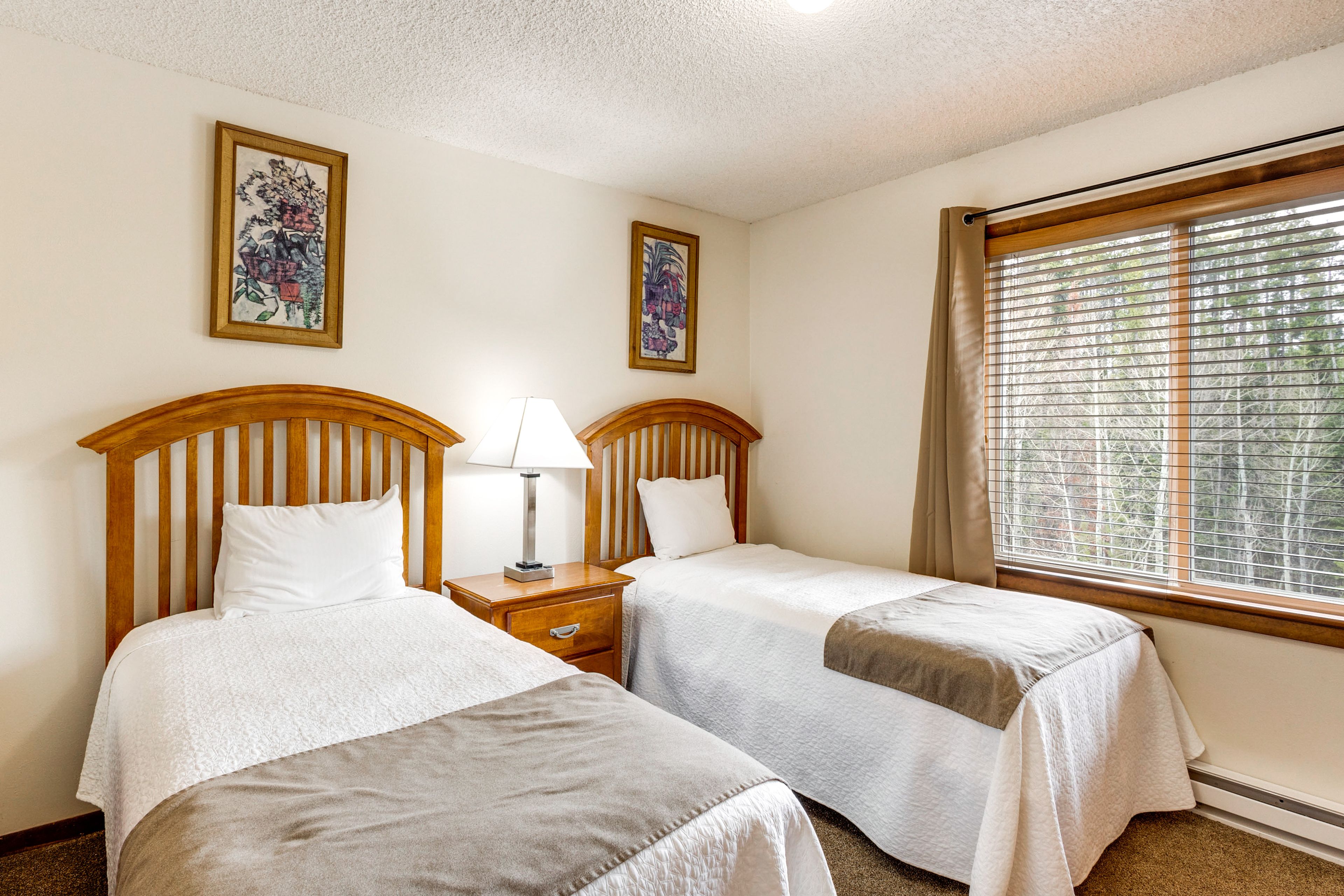 Bedroom 2 | 2 Twin Beds