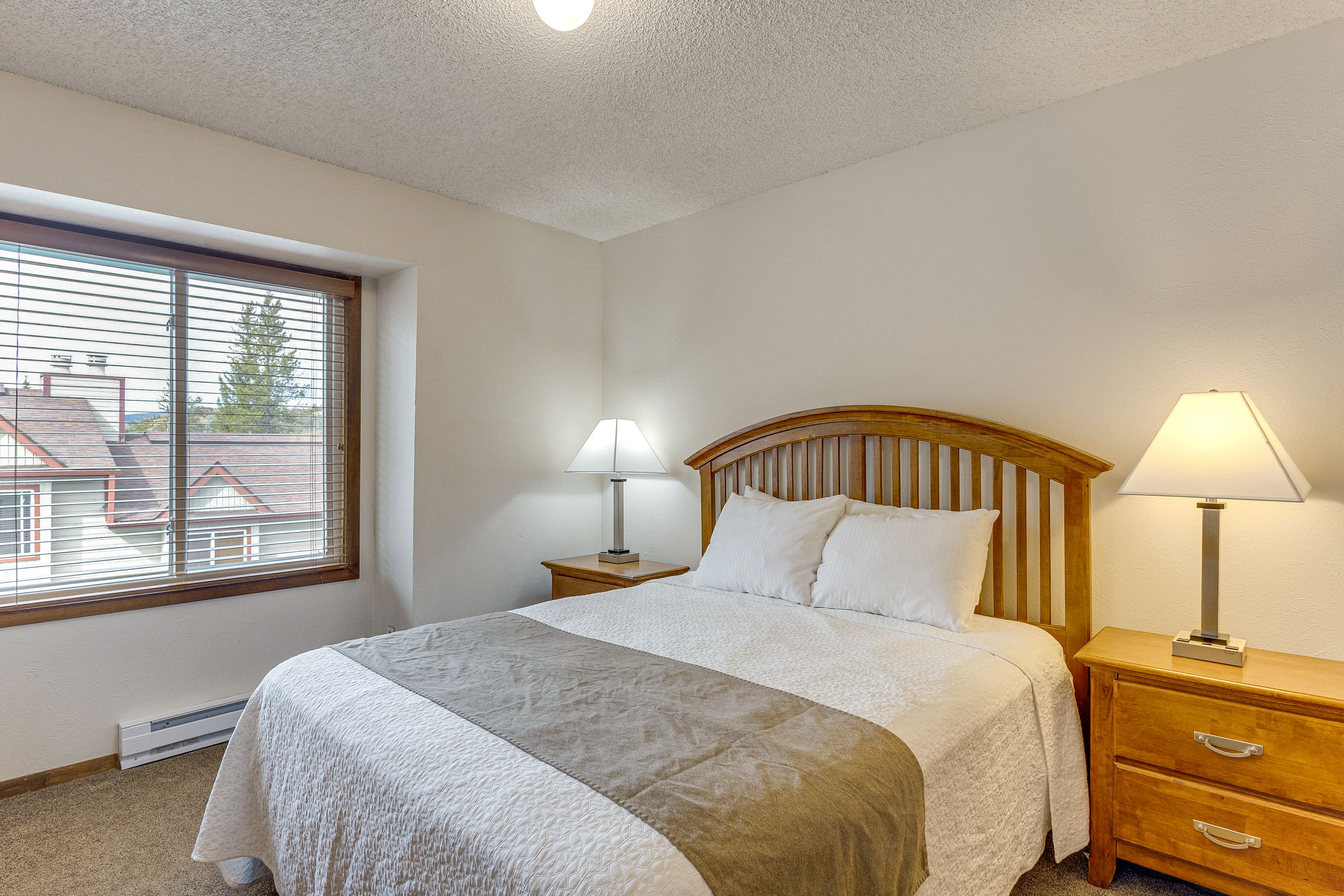 Bedroom 1 | Queen Bed | 2nd Floor