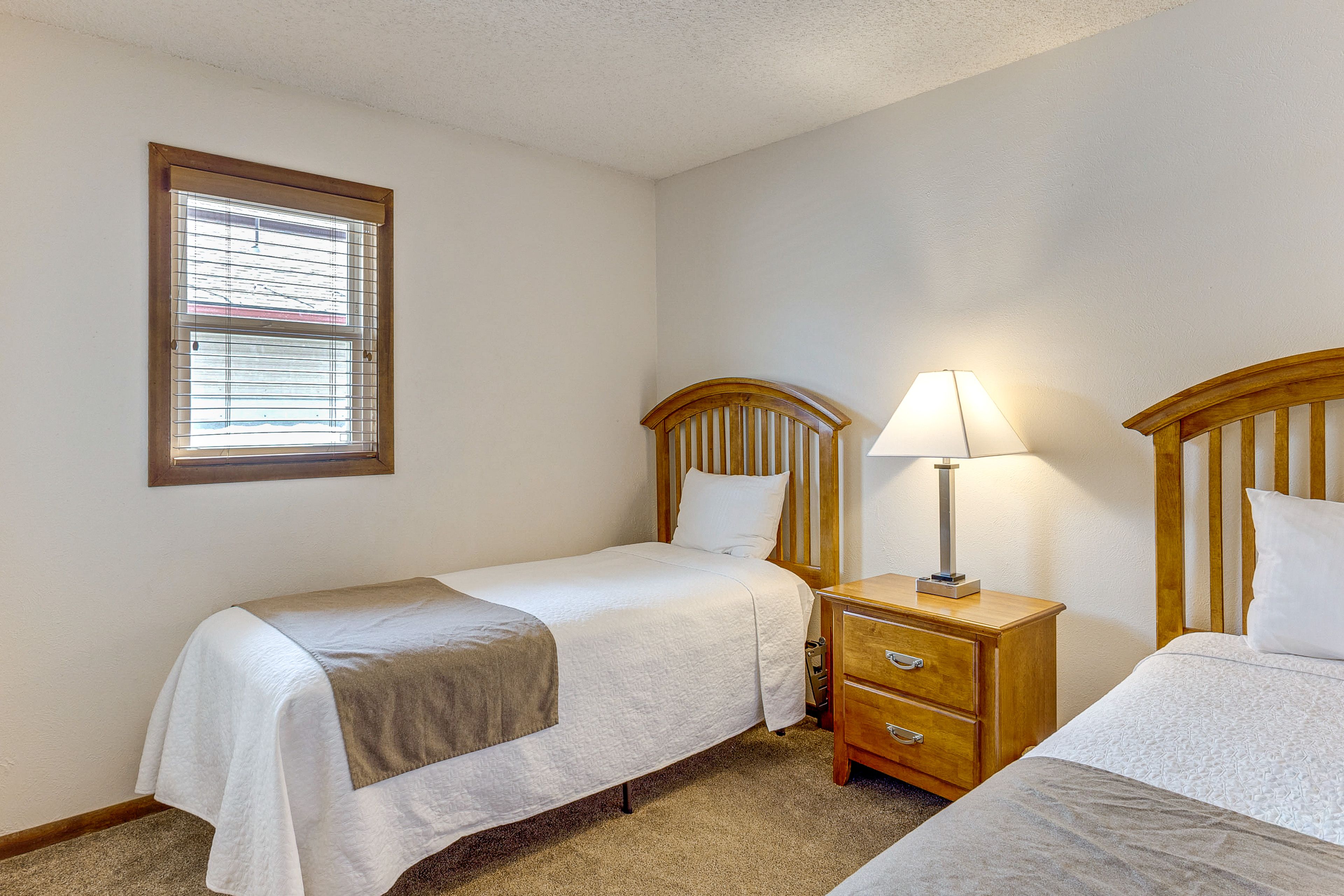 Bedroom 2 | 2 Twin Beds | 2nd Floor