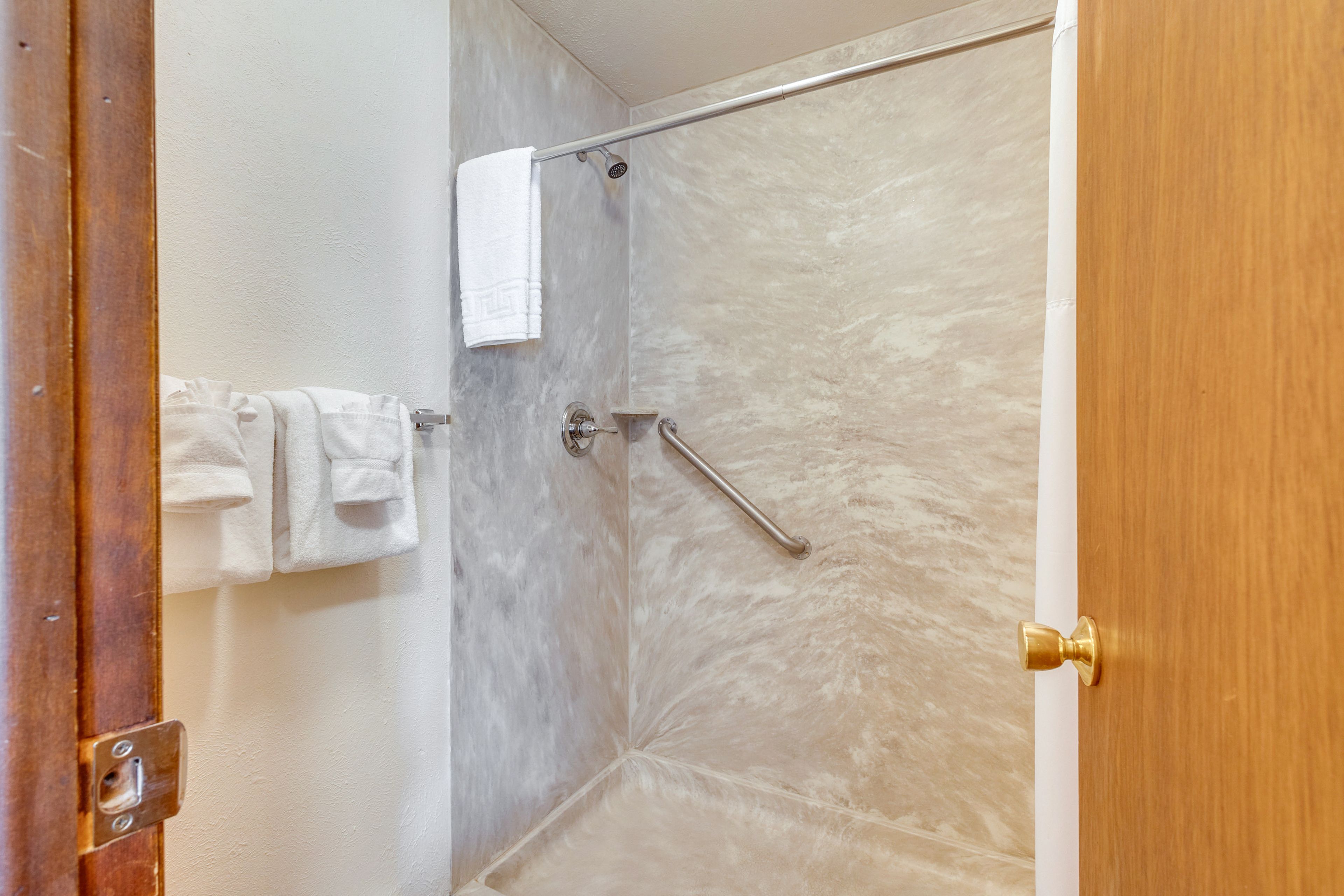 Bathroom | 1st Floor