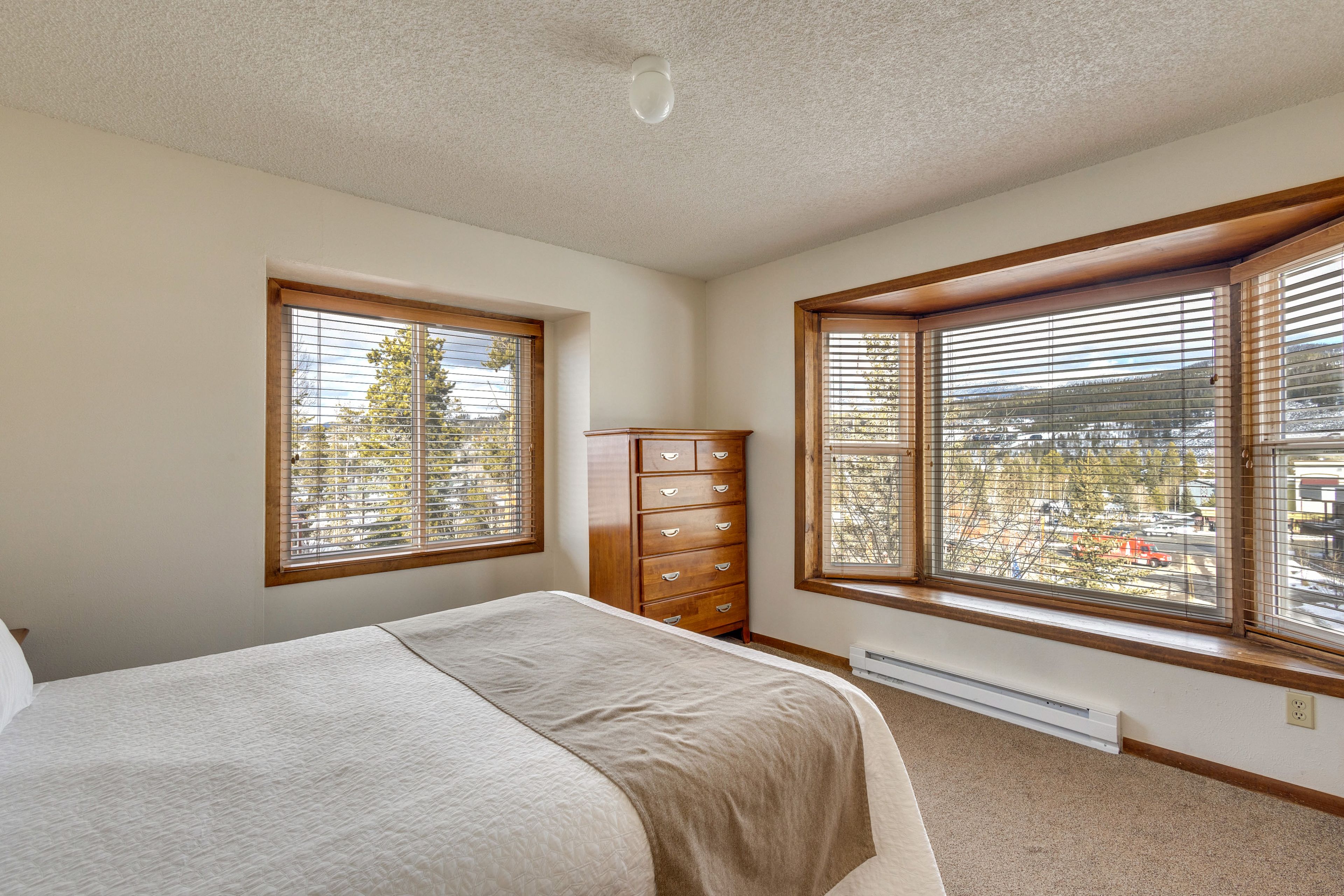 Bedroom 1 | Queen Bed | 2nd Floor