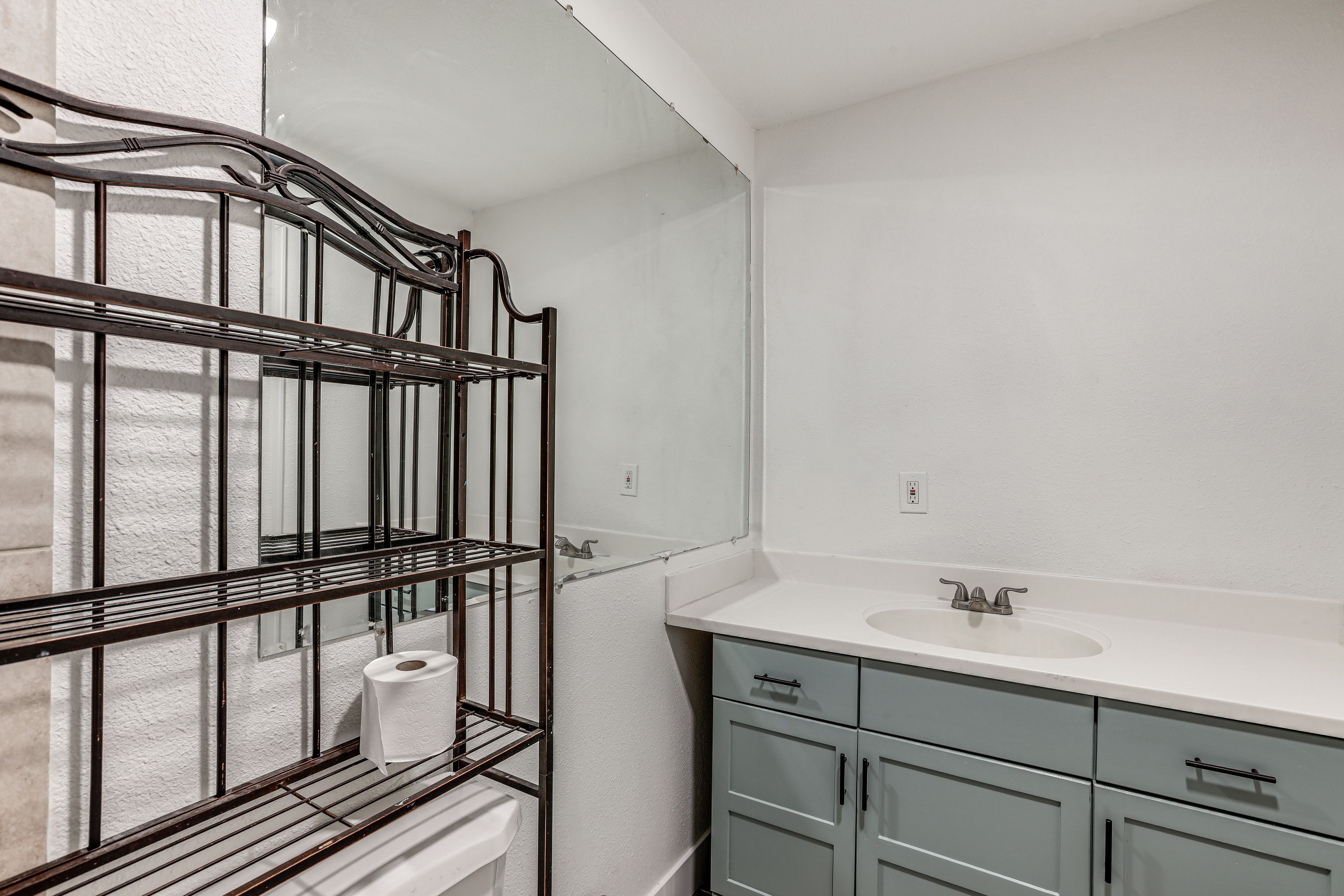 En-Suite Bathroom | Main Level