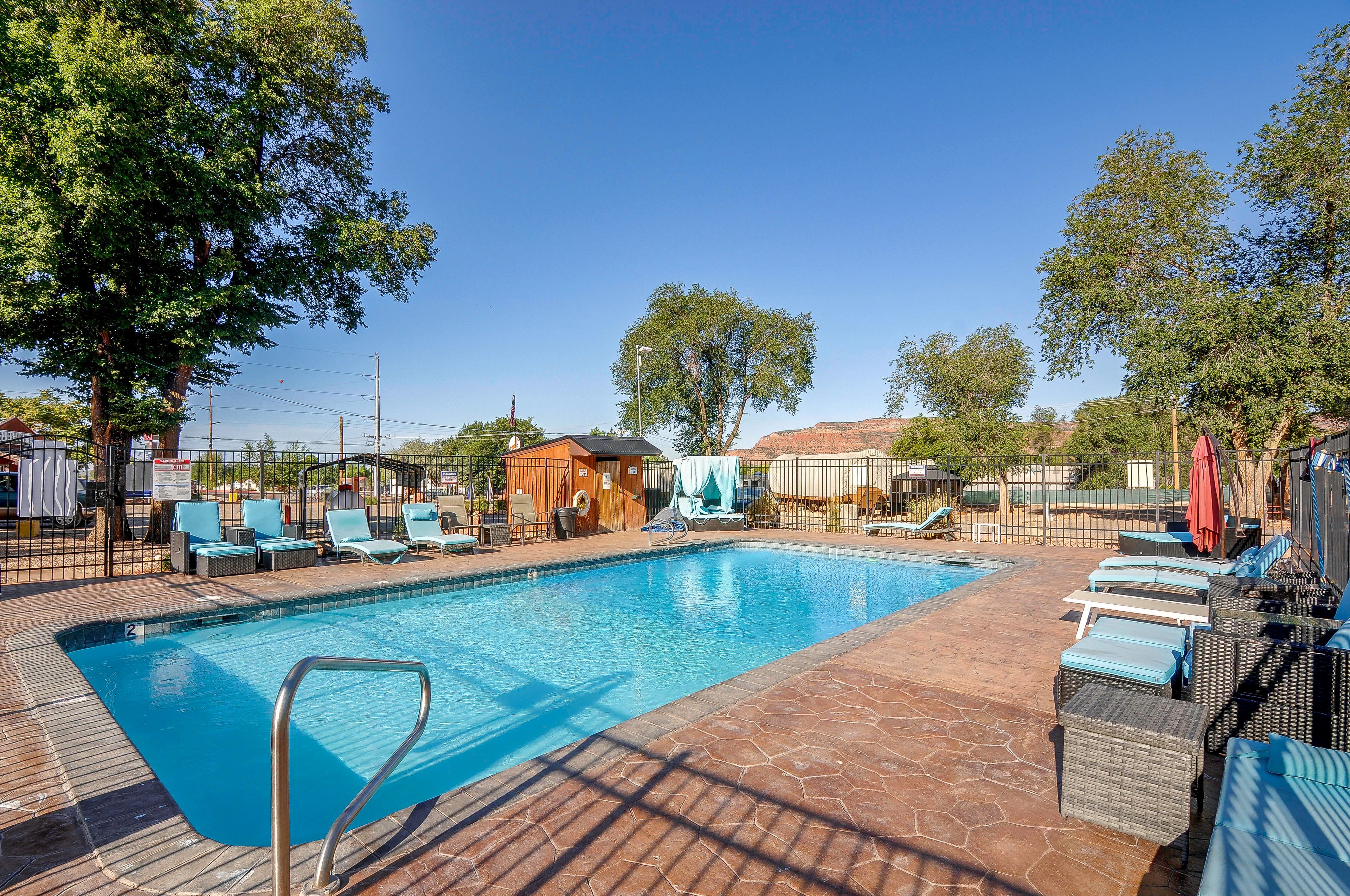 Crazy Horse RV Resort | Community Pool