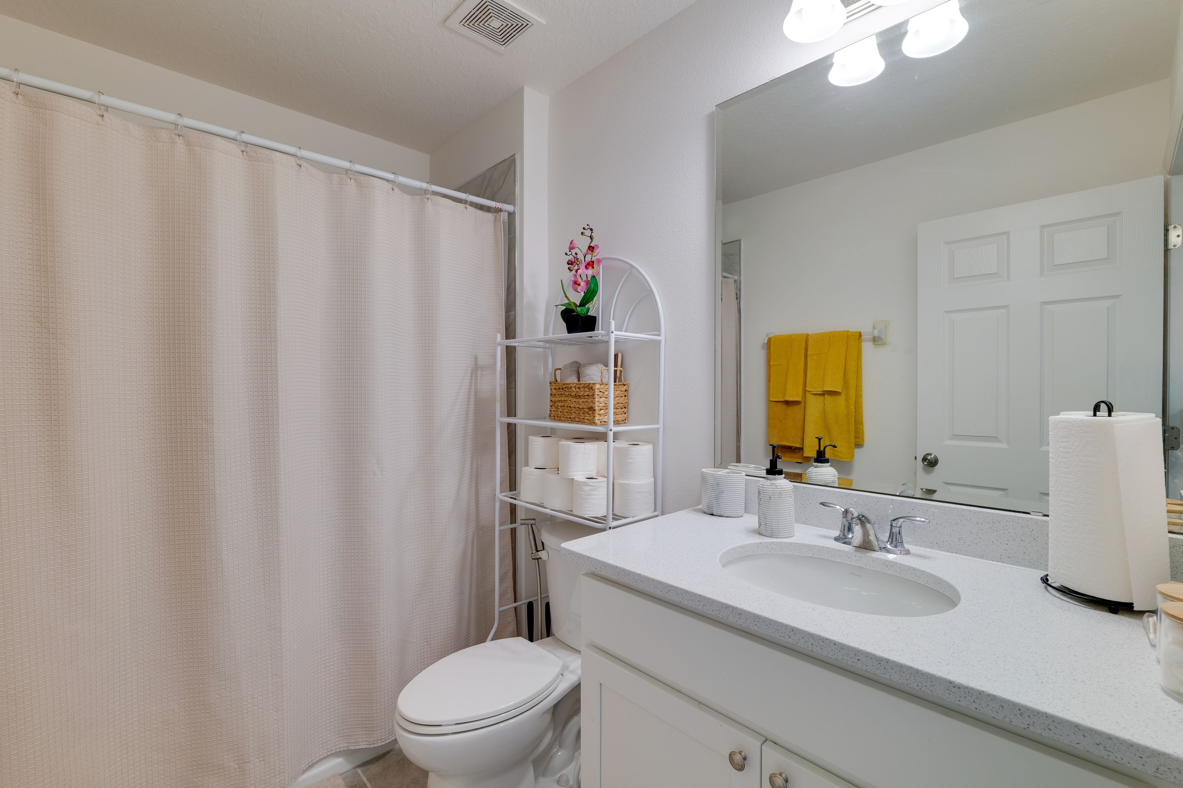 Bathroom | 2nd Floor