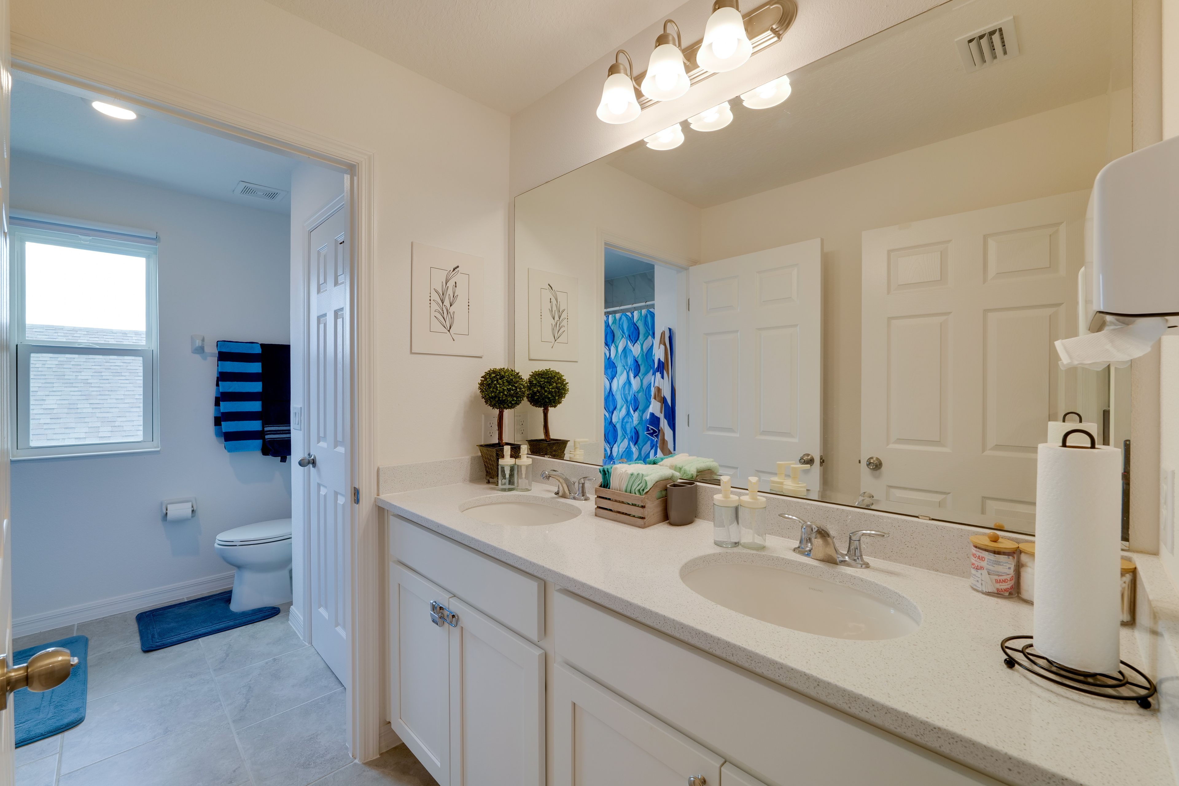 Bathroom | 2nd Floor