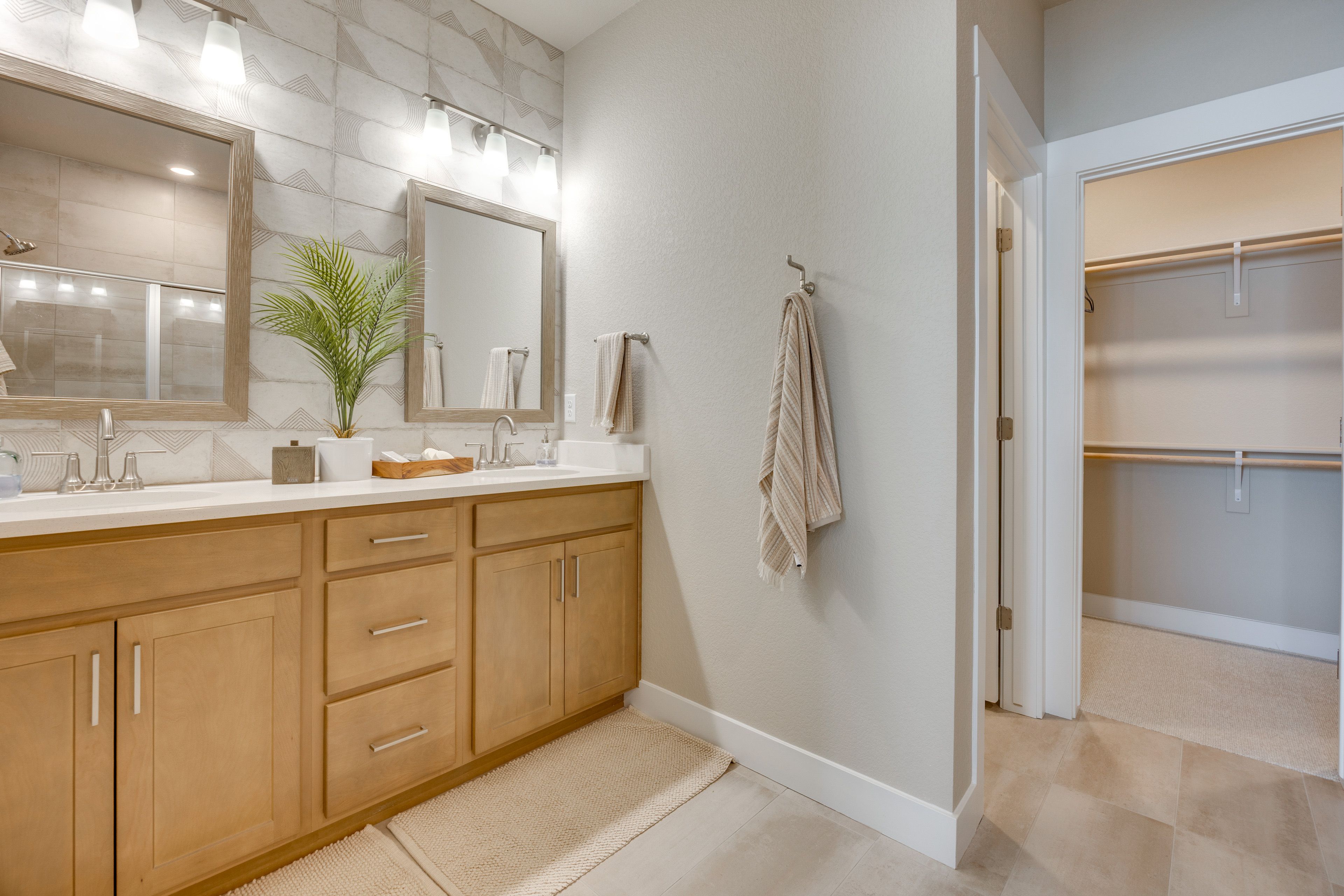 Full Bath | 1st Floor