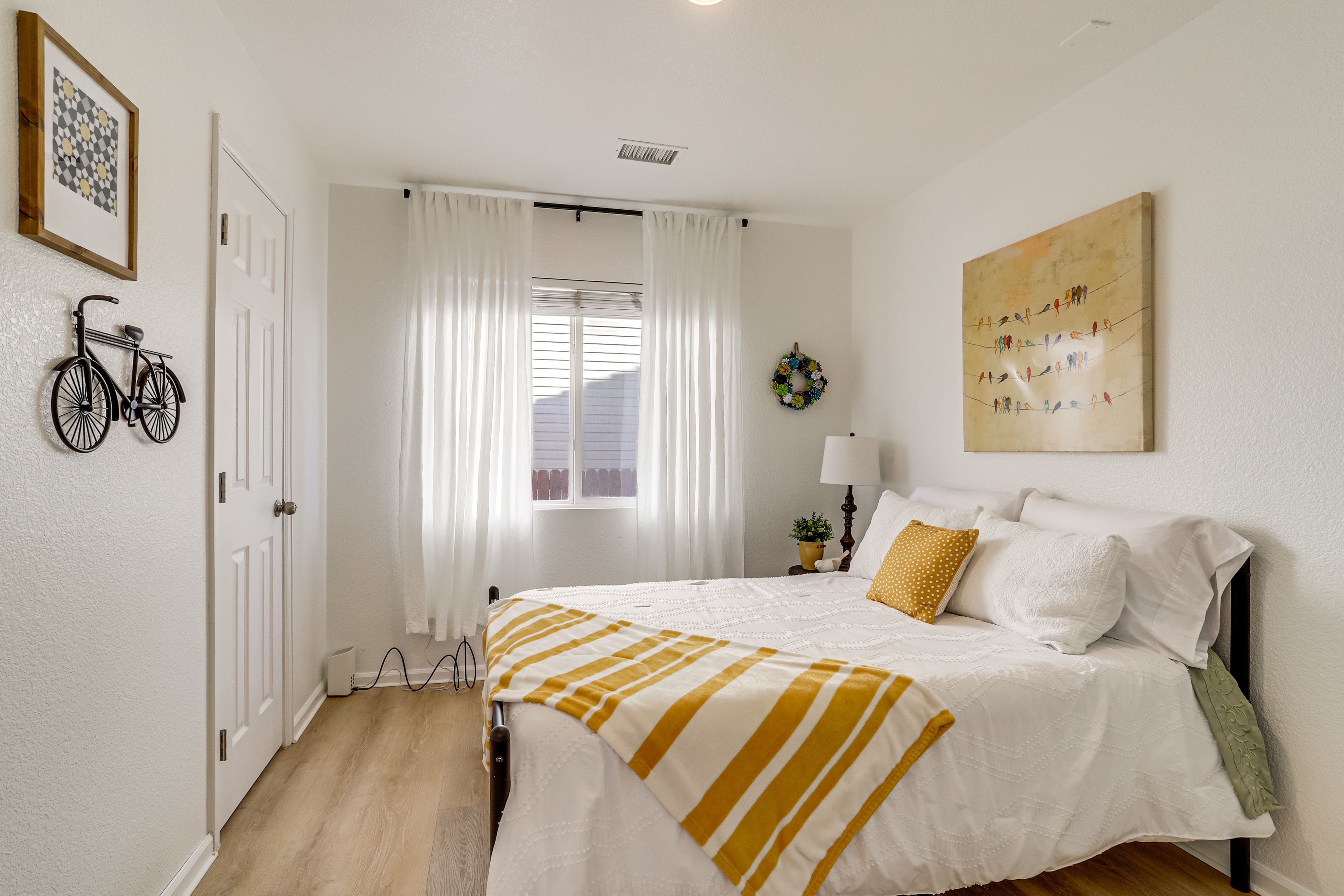 Bedroom 5 | Full Bed | 1st Floor