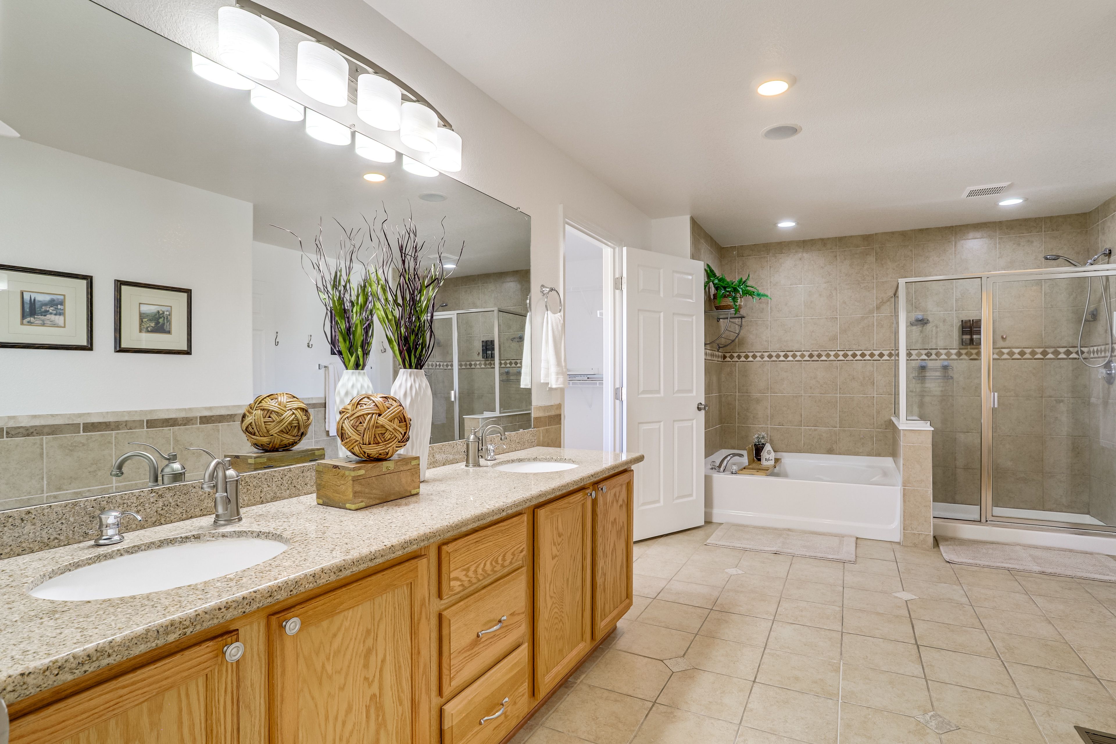 En-Suite Bathroom | 2nd Floor