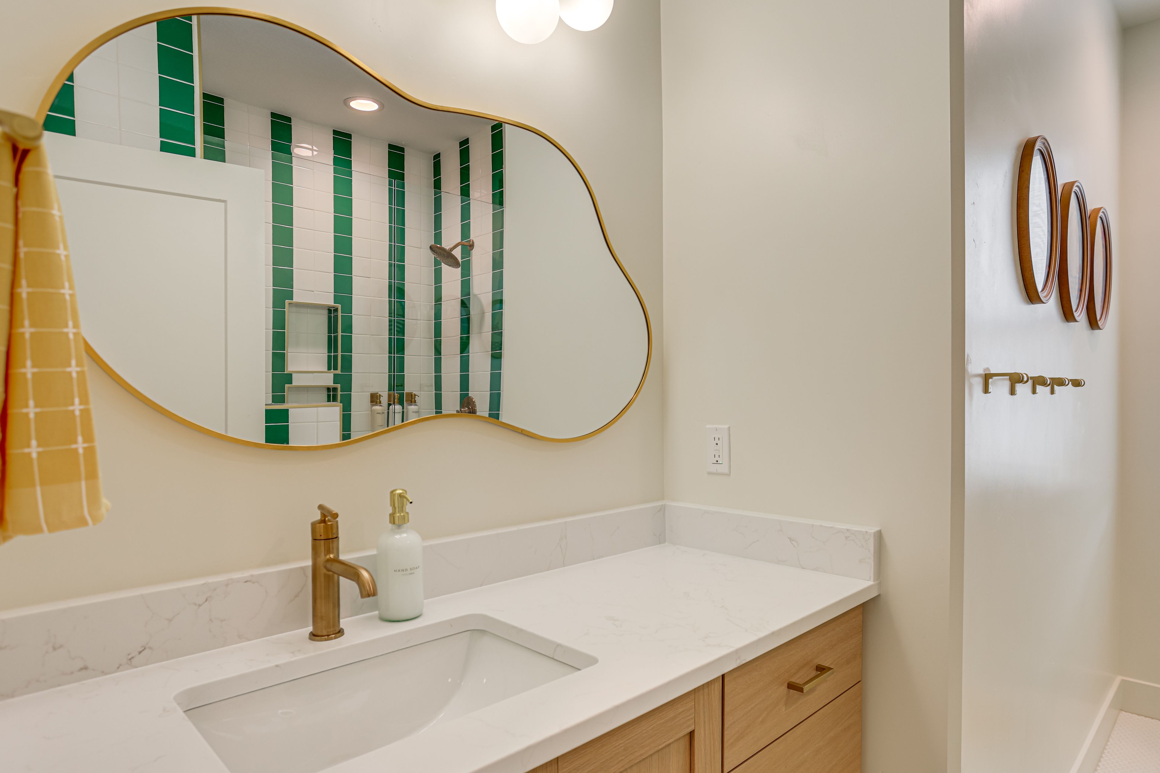 Bathroom | Main Level