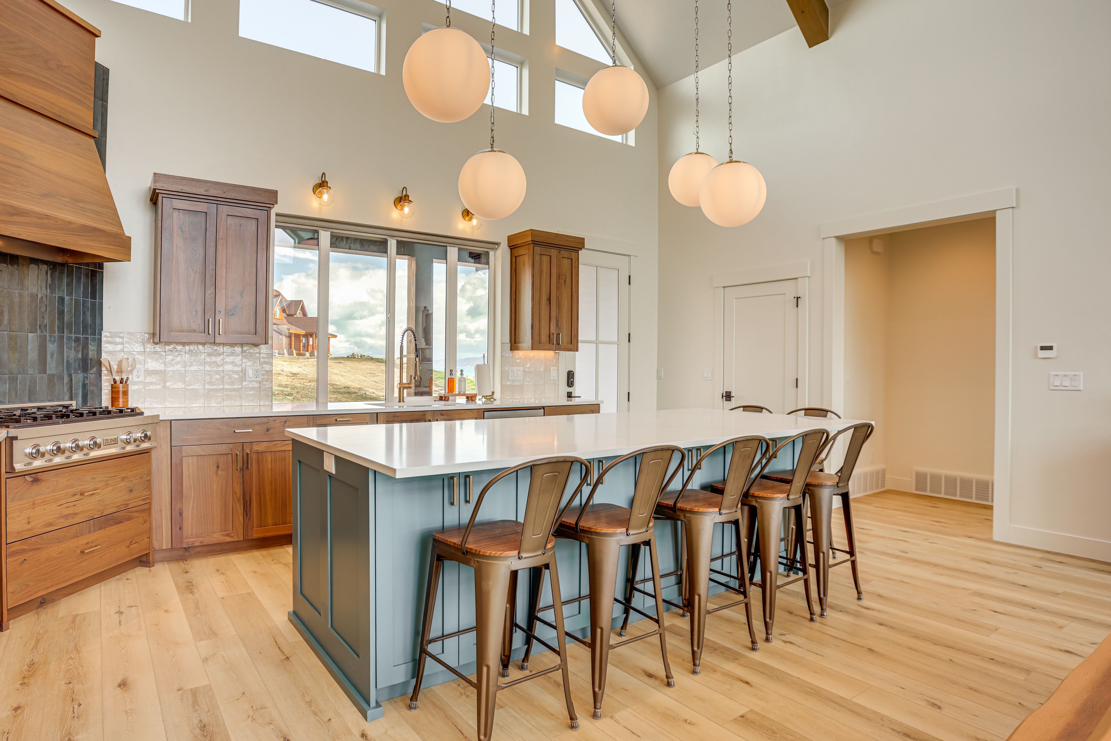 Kitchen | Main Level